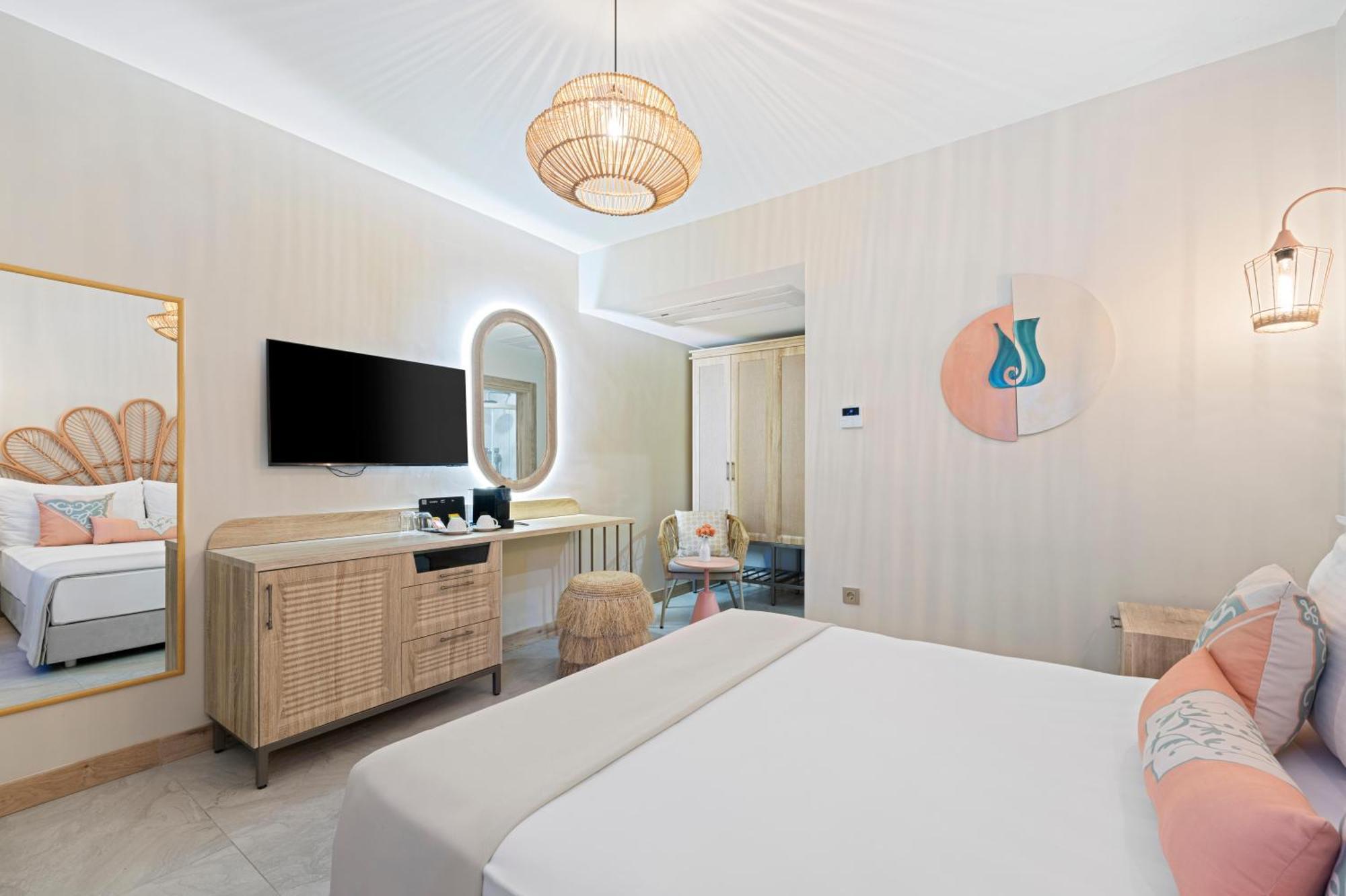 Double Room with Pool View
