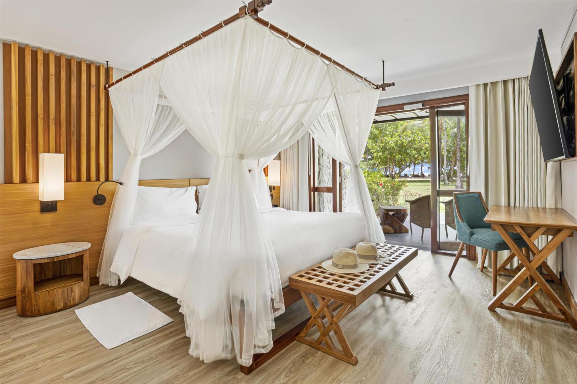 Deluxe Ocean View Suite