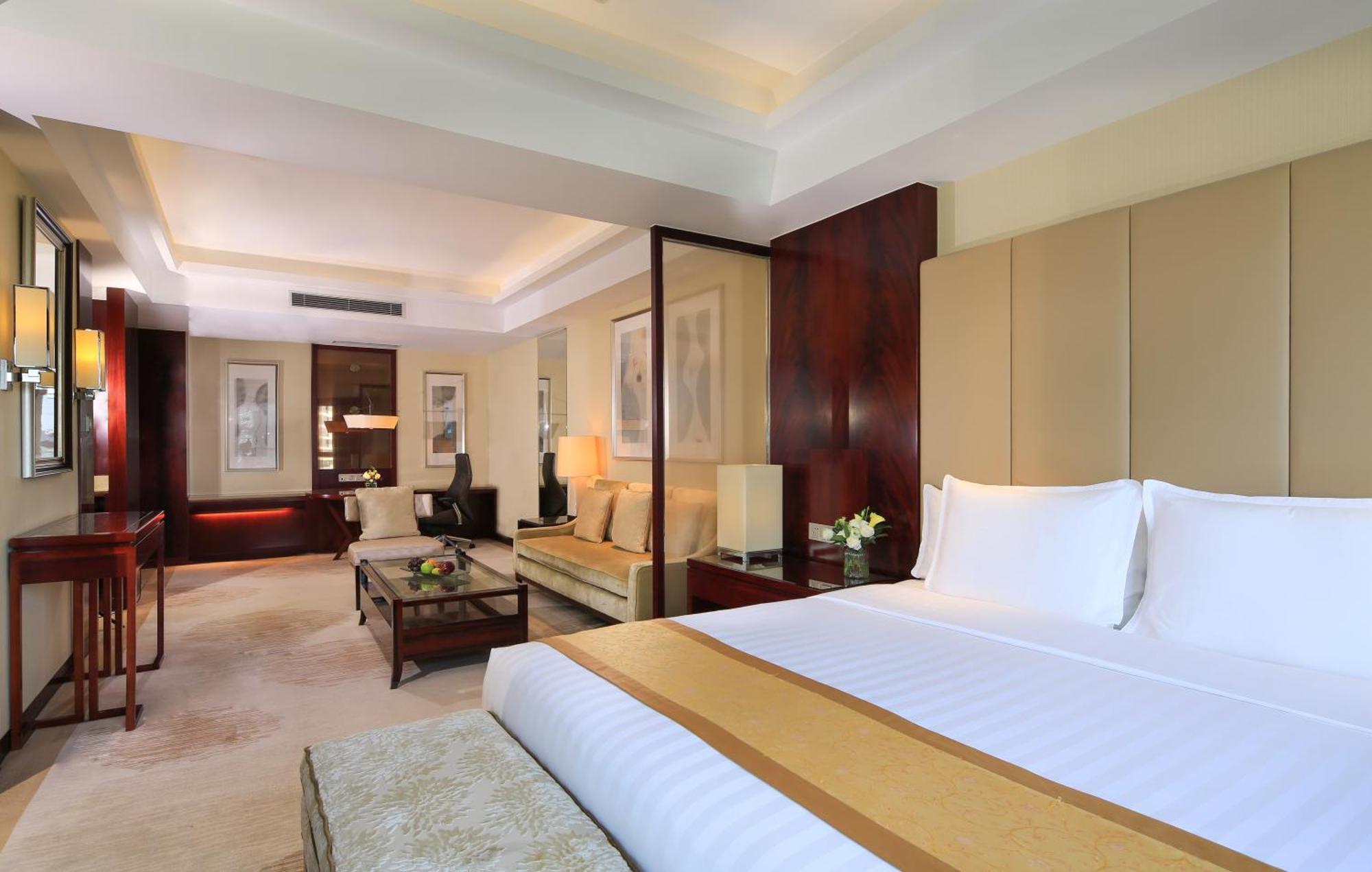 Premium Room(Reserve at least one week in advance to enjoy two complimentary daily laundry services and a discount voucher for Madr 99 restaurant)