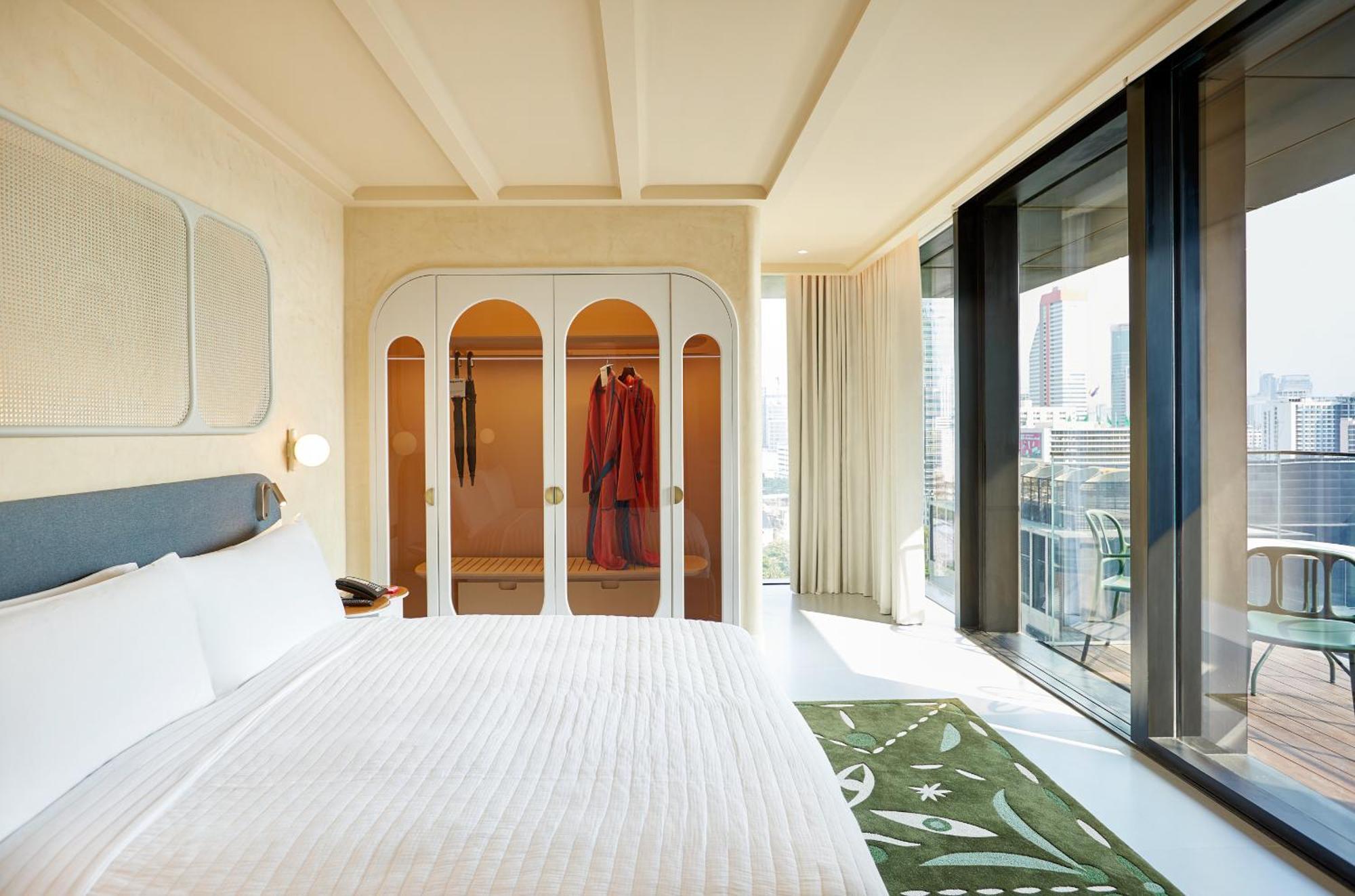 One Bedroom Balcony Suite,1225838111:JPEG