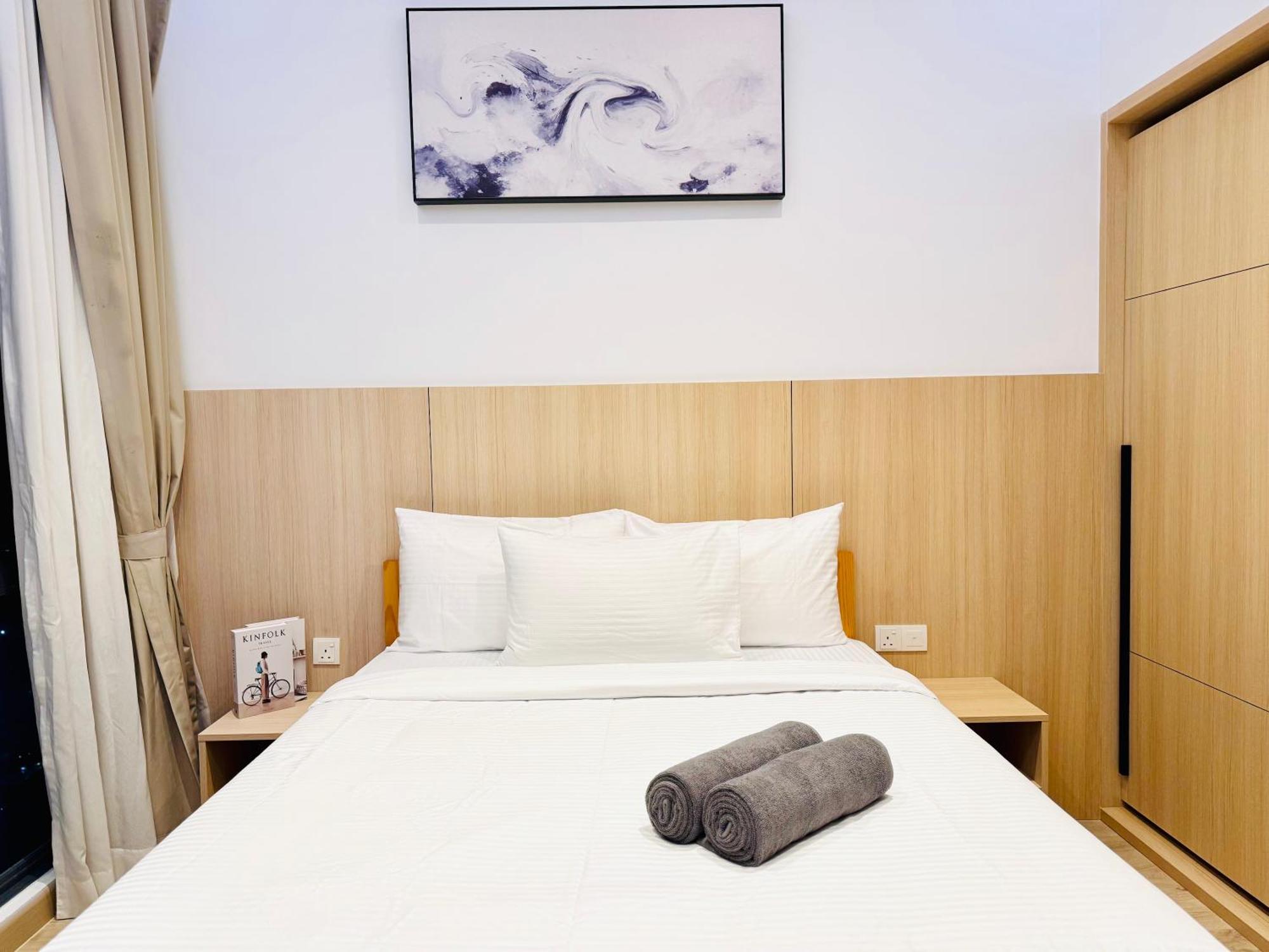 One-Bedroom Apartment with Balcony and City View