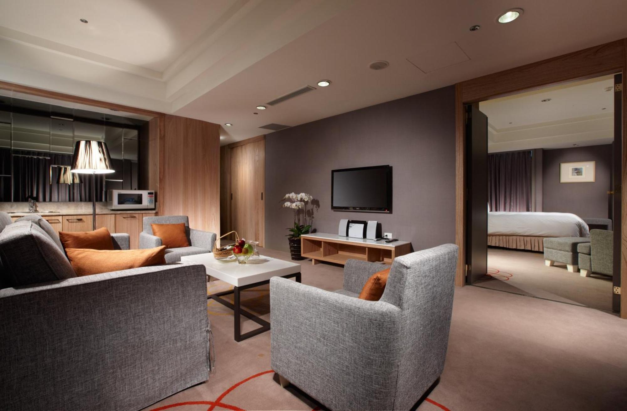 Deluxe Suite
