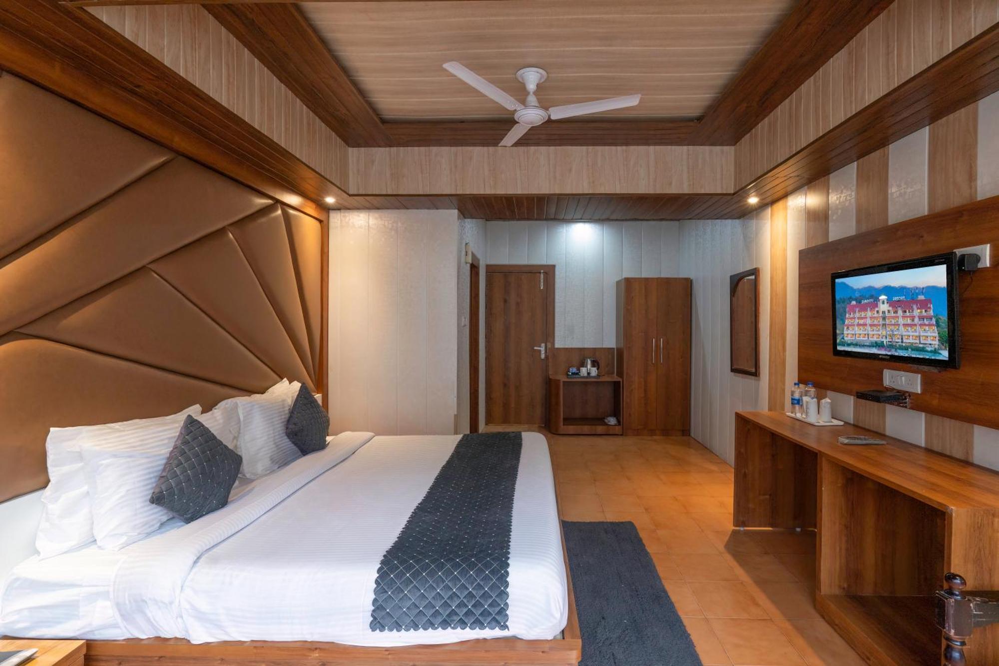 Double Room with Lake View