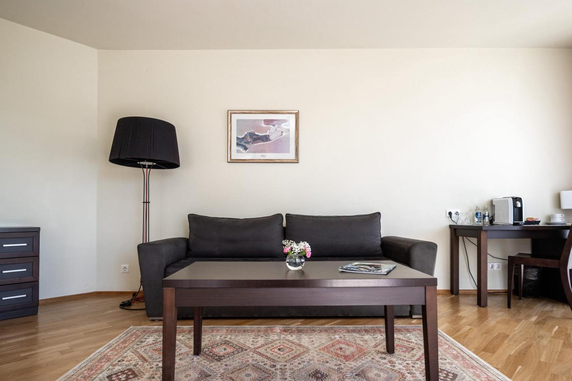 Deluxe King Suite