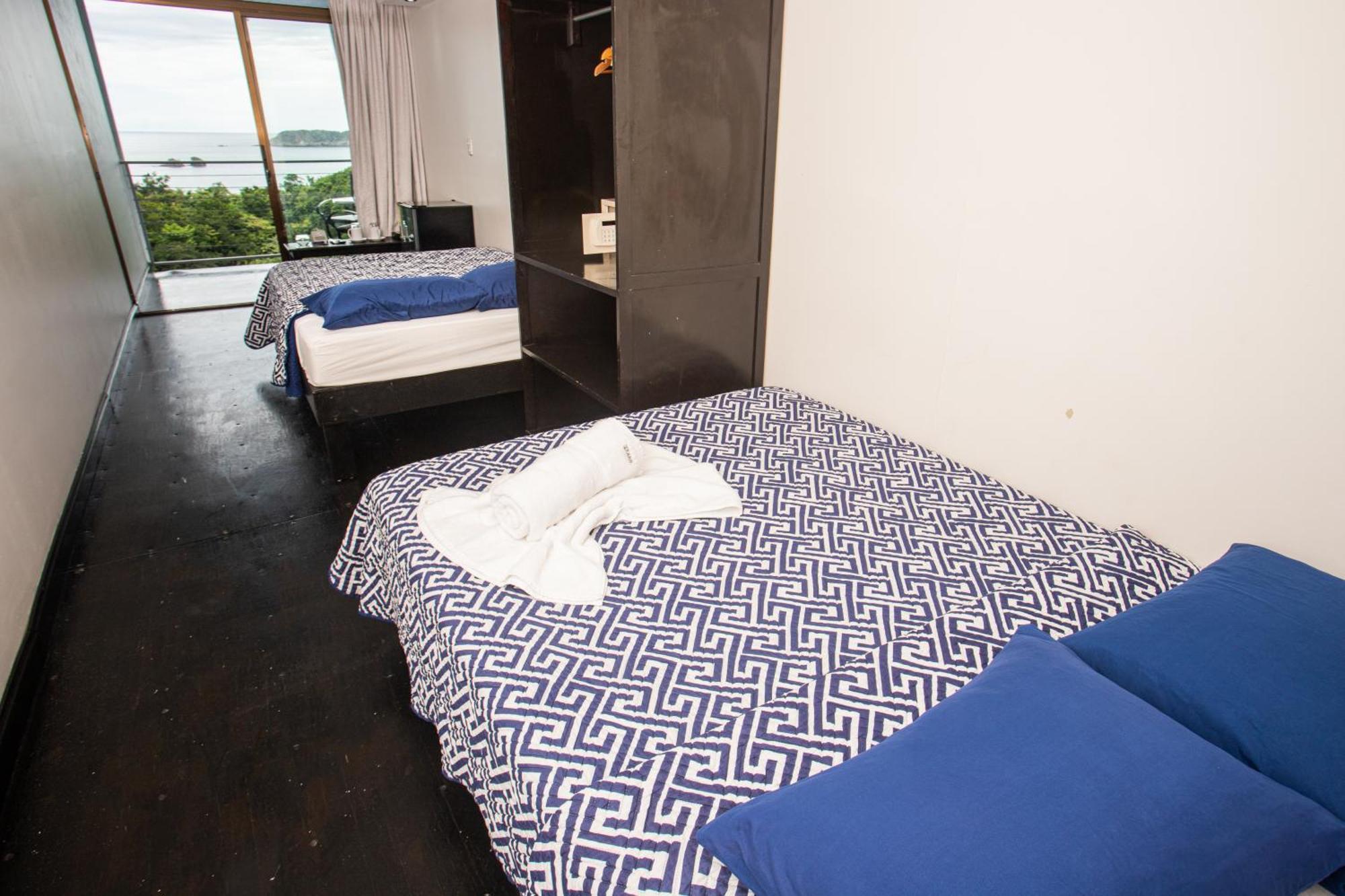 Quadruple Room with Sea View