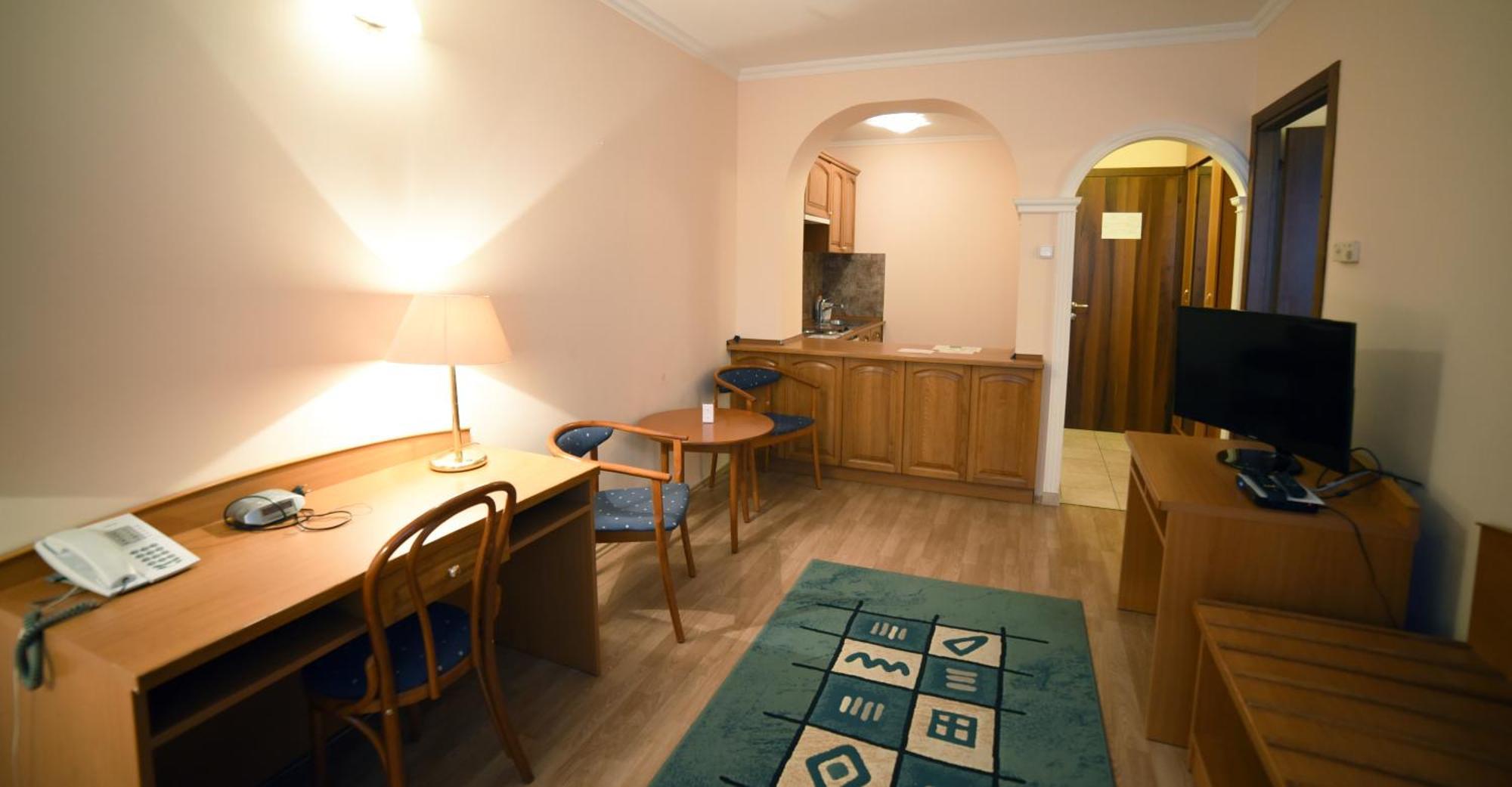 One-Bedroom Apartment - Annex