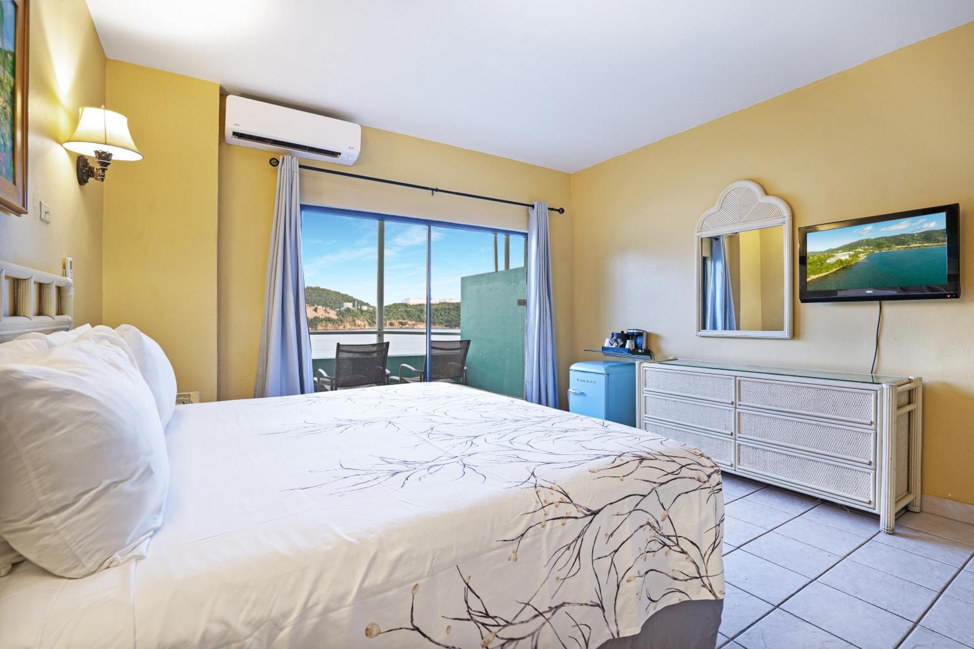 Ocean View Queen Bed