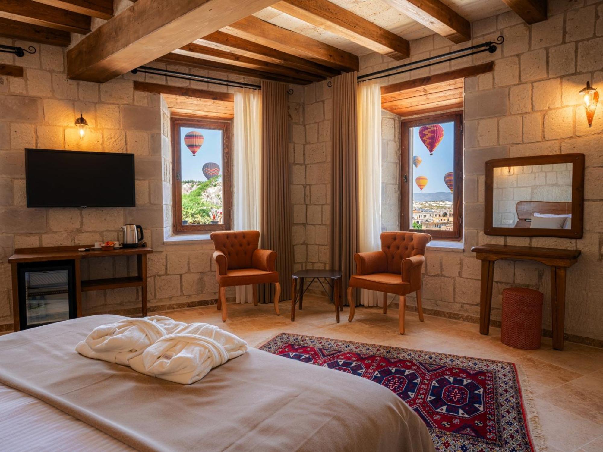 King Room with Mountain View