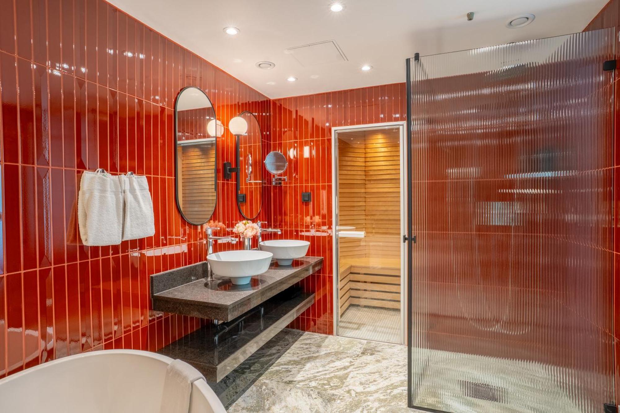 Suite with Sauna