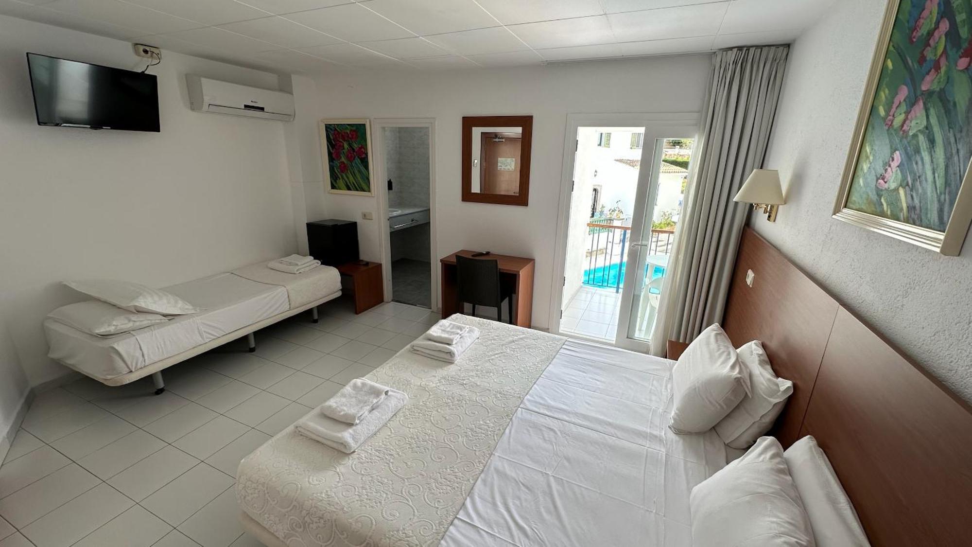 Triple Room