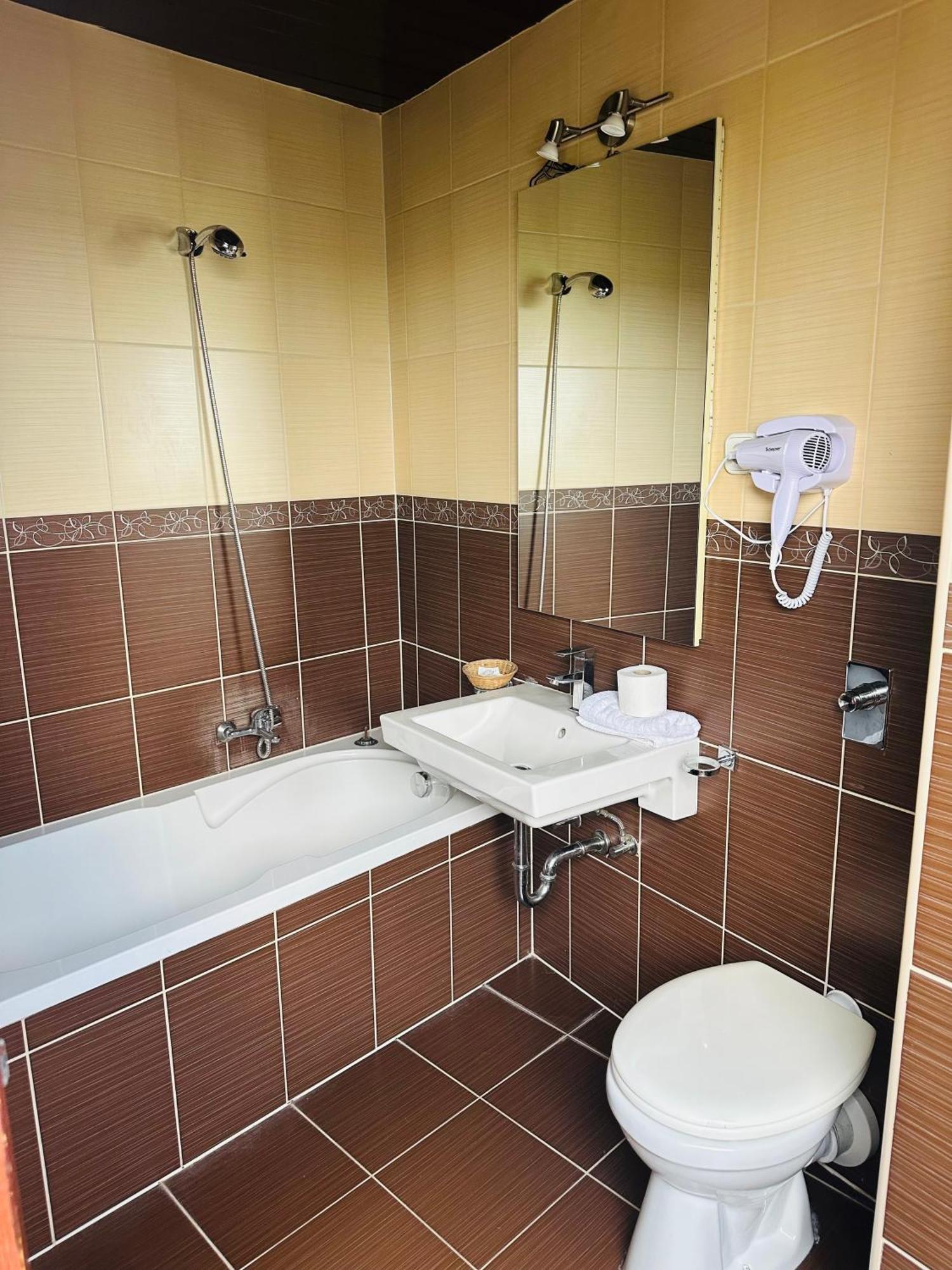 Basic Triple Room