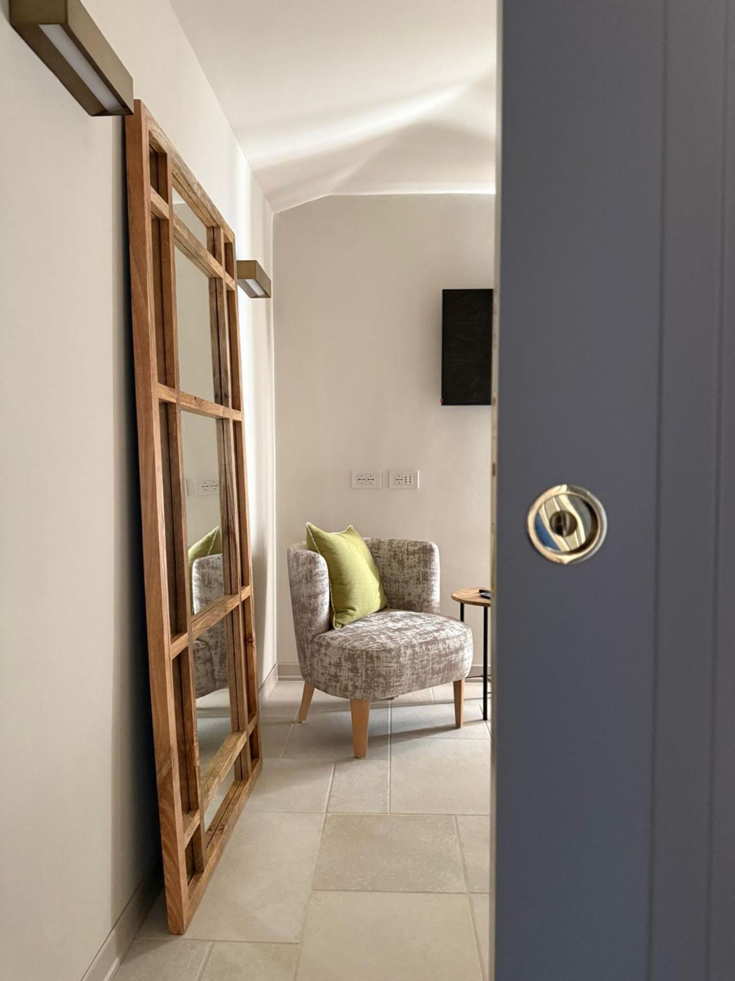 Deluxe Suite with Sea View