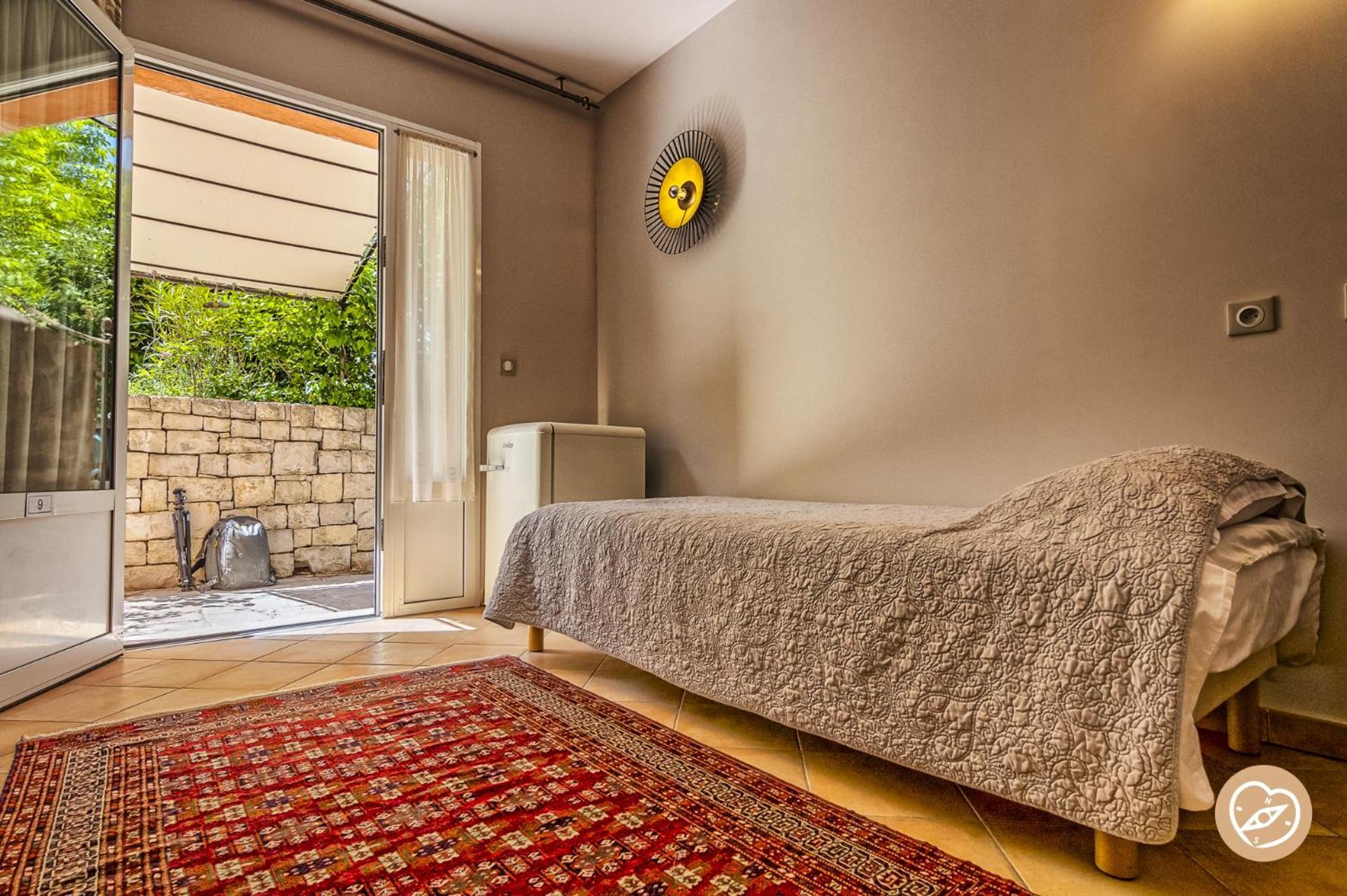 Family Room (2 Adults + 2 Children)