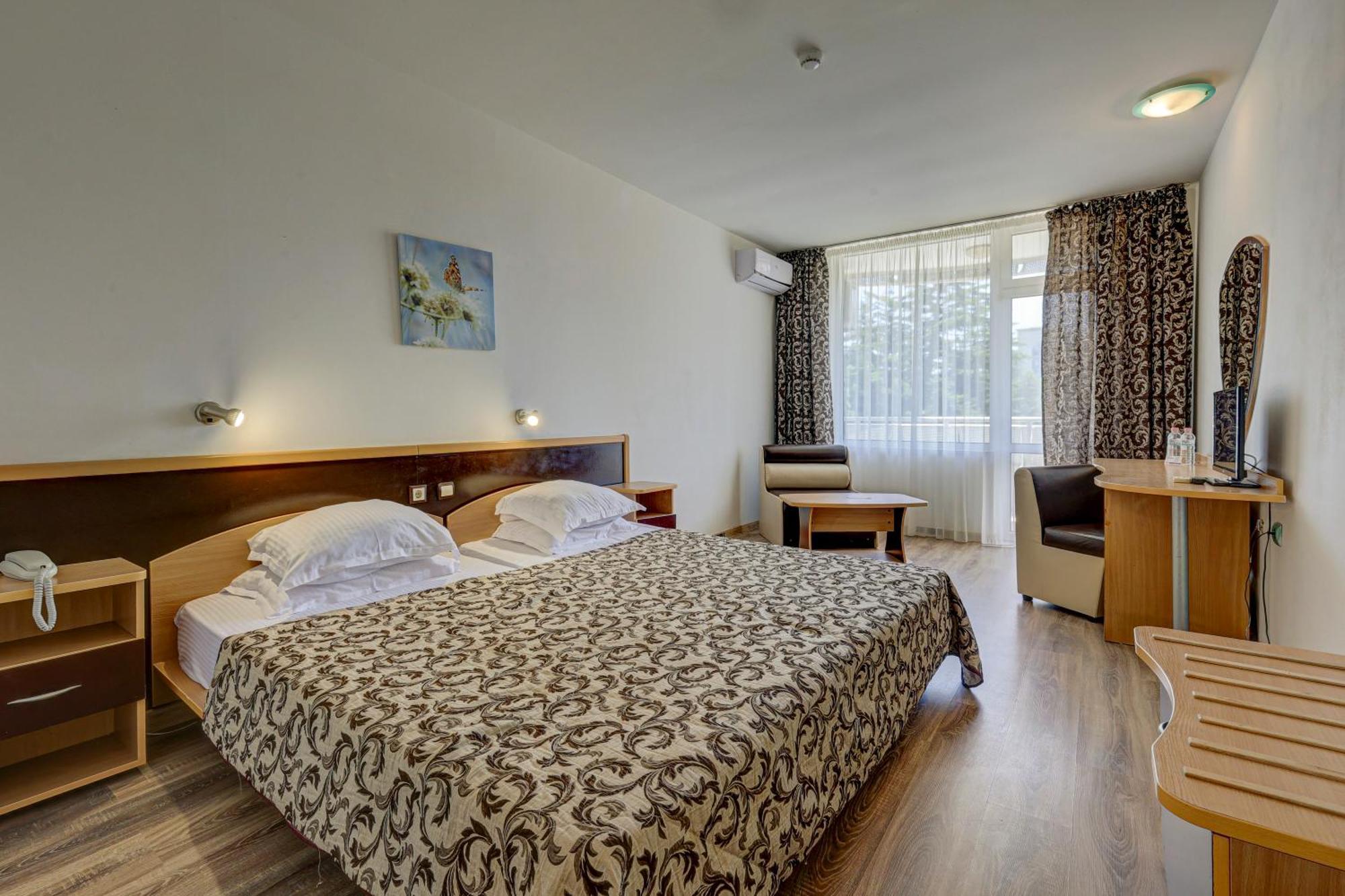Double Room with Extra Bed (2 Adults + 1 Child)