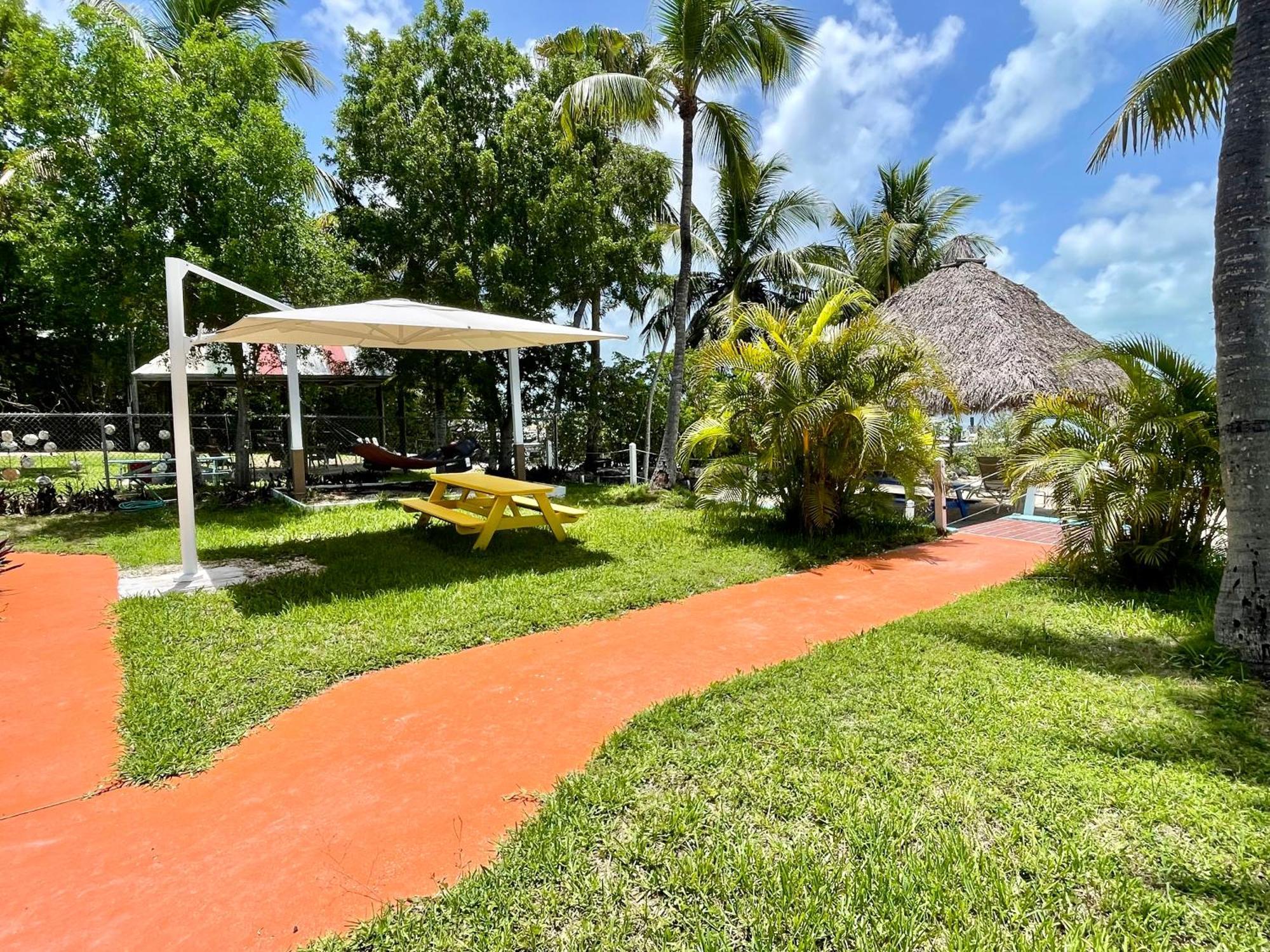 Paradise Two Double Beds Waterfront Suite