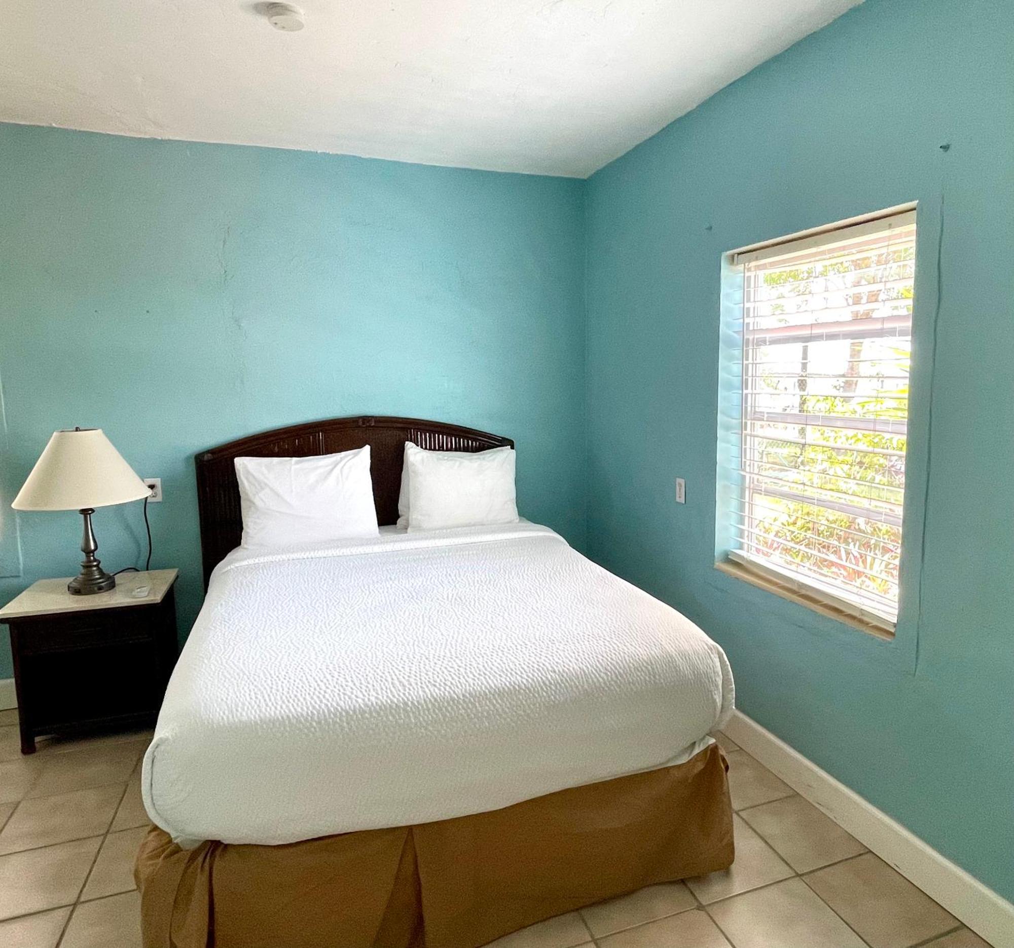 Paradise Two Double Beds Waterfront Suite