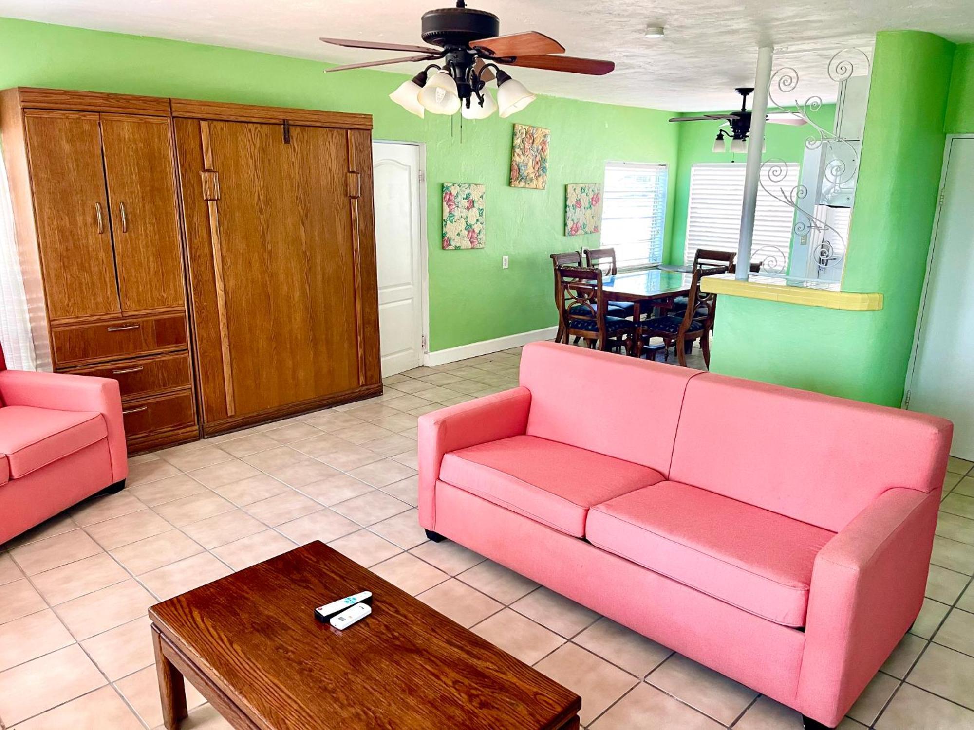 Paradise Two Double Beds Waterfront Suite