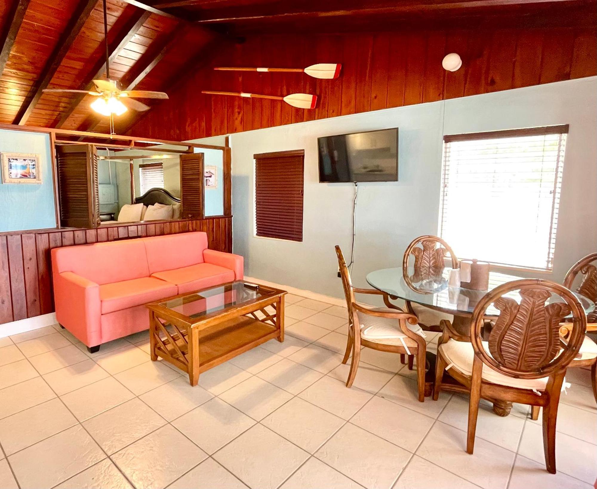 Sailaway King Waterfront Suite