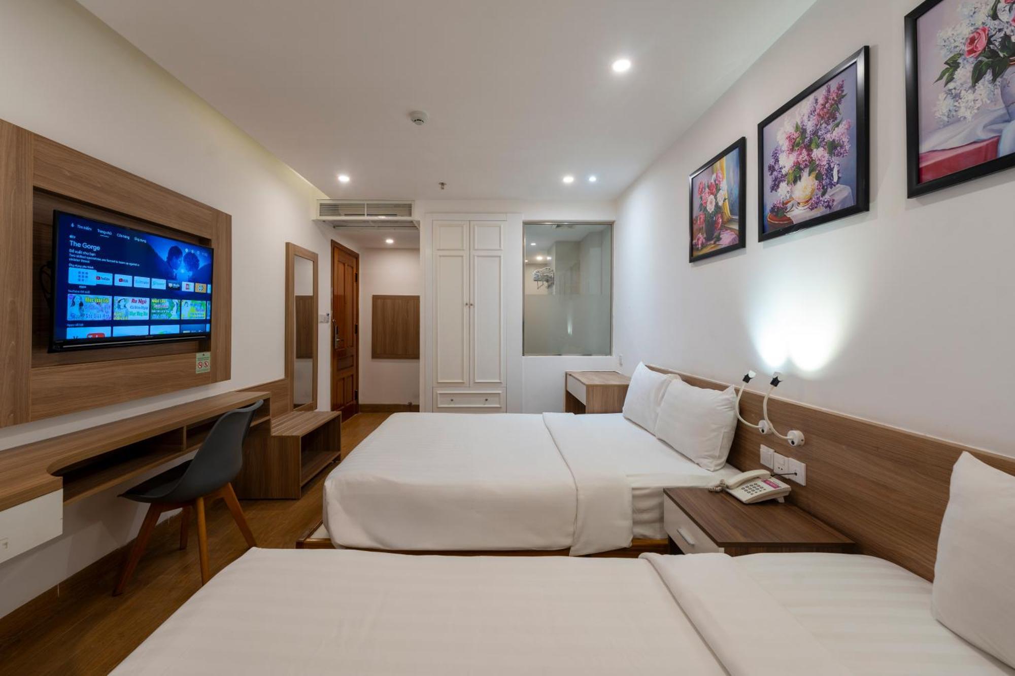 Twin Room with Private Bathroom
