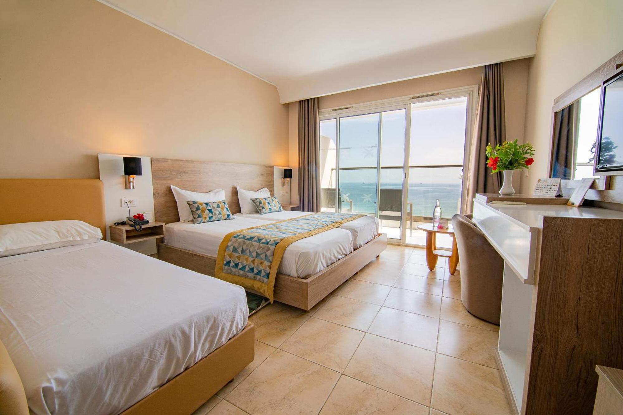 Standard Triple Room with Sea View