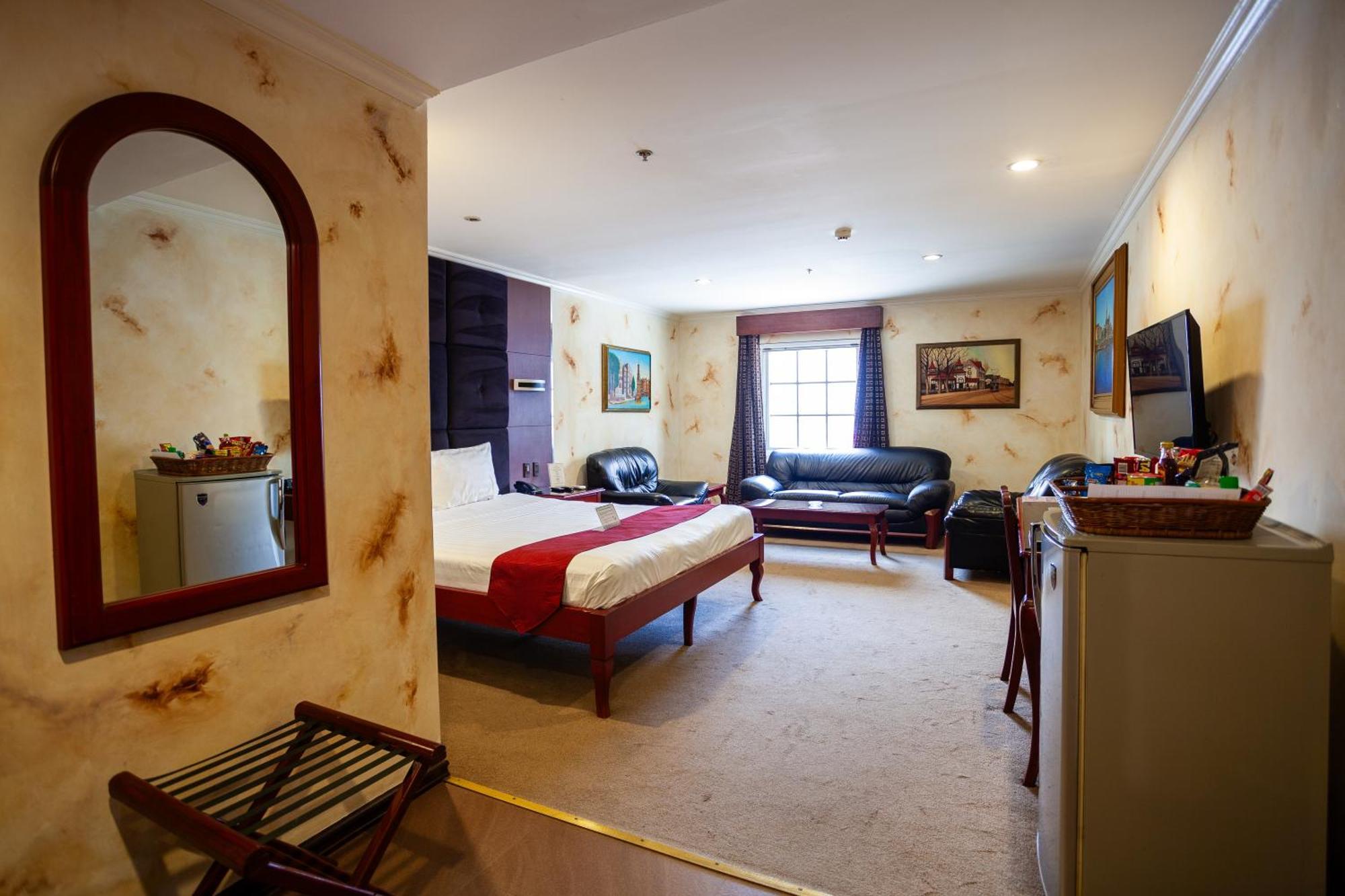 Deluxe King Room