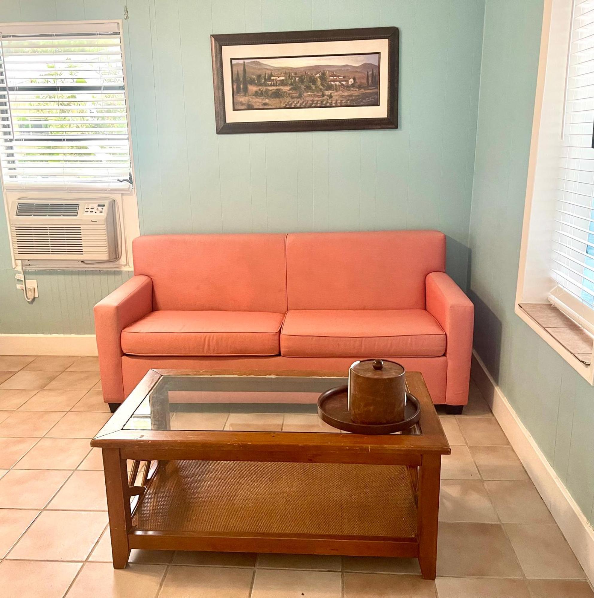 Dolphin Waterfront Suite