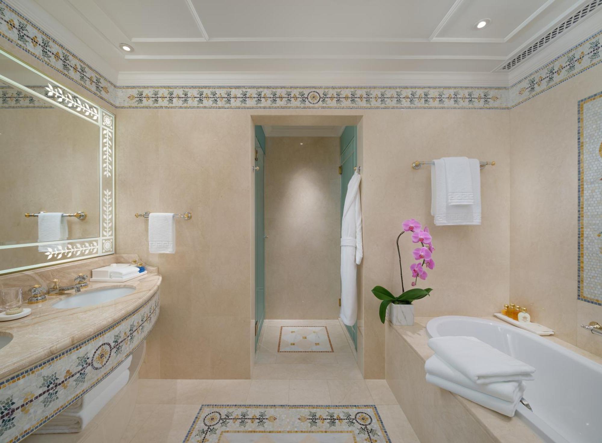 Signature Suite