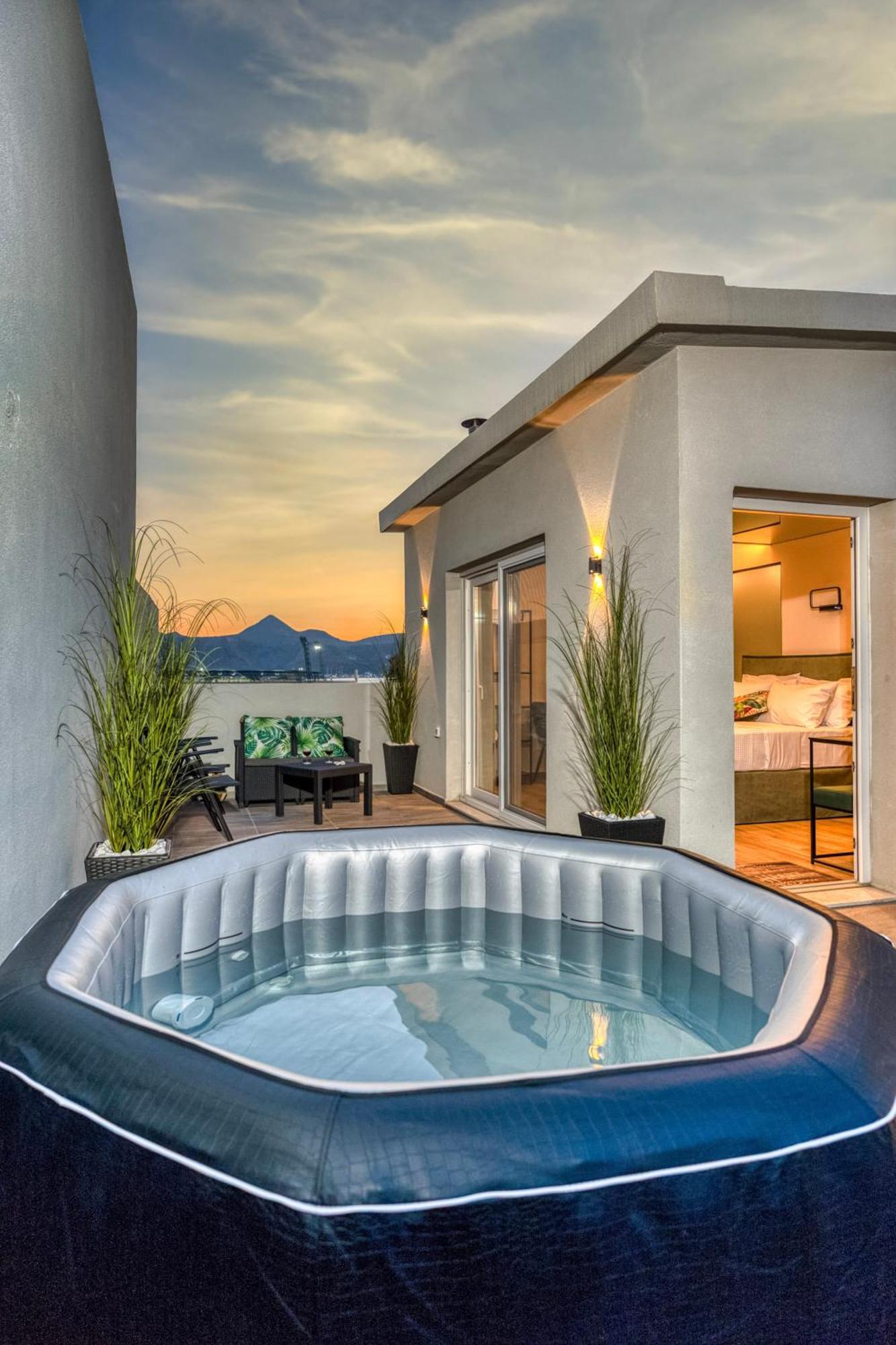 Deluxe Studio with Spa Bath and Sea view