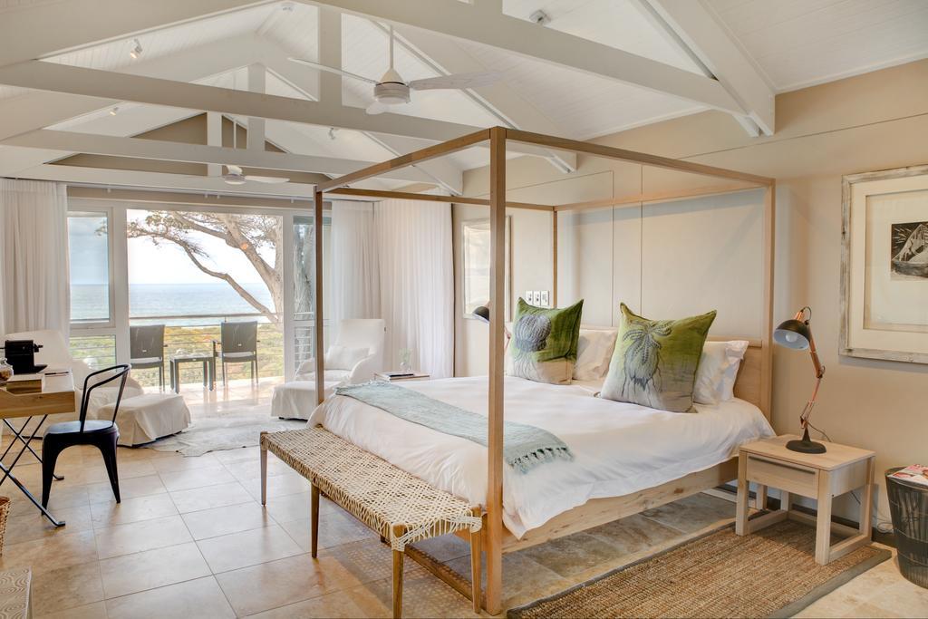 Honeymoon Suite