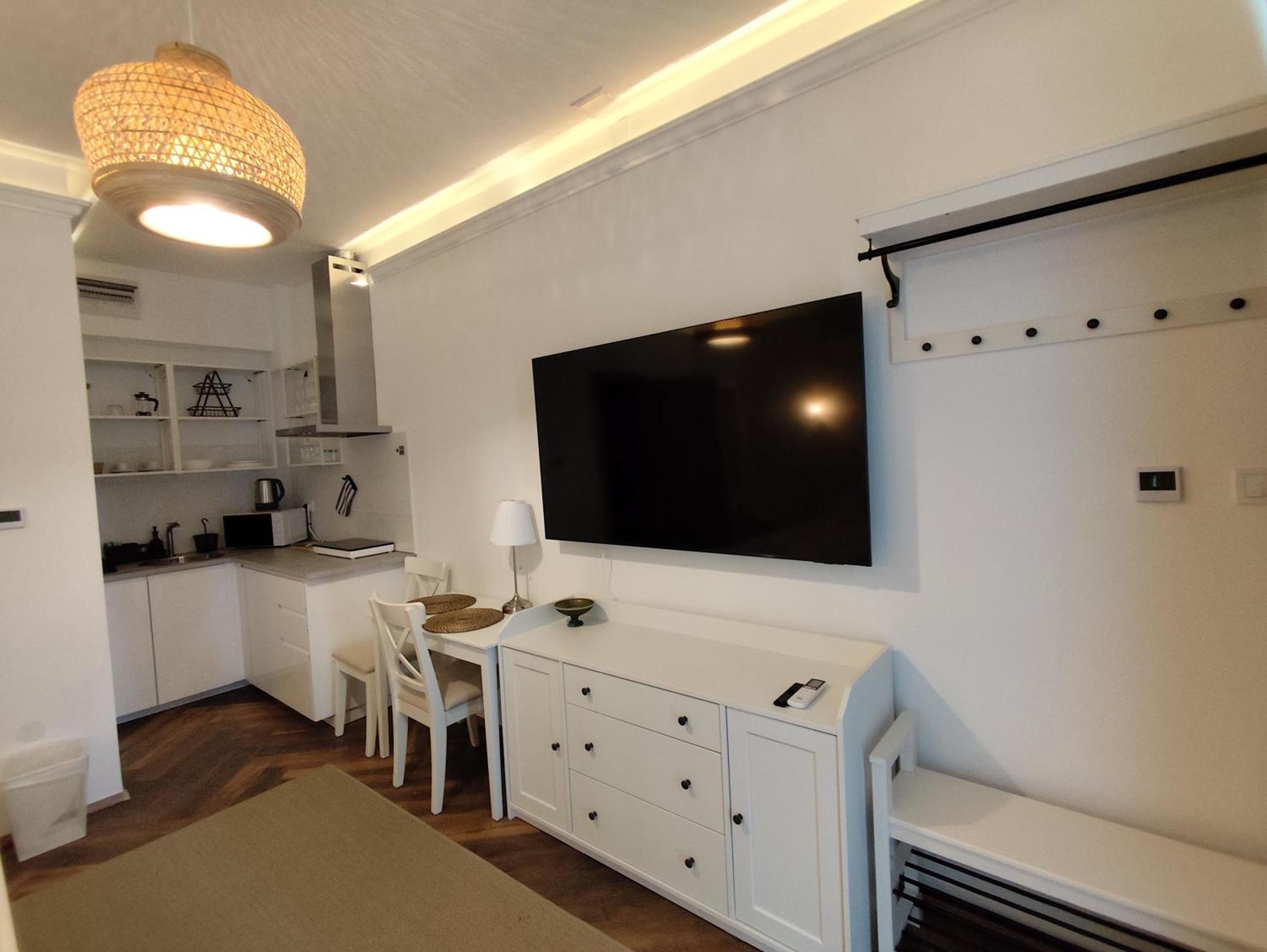 Deluxe Studio