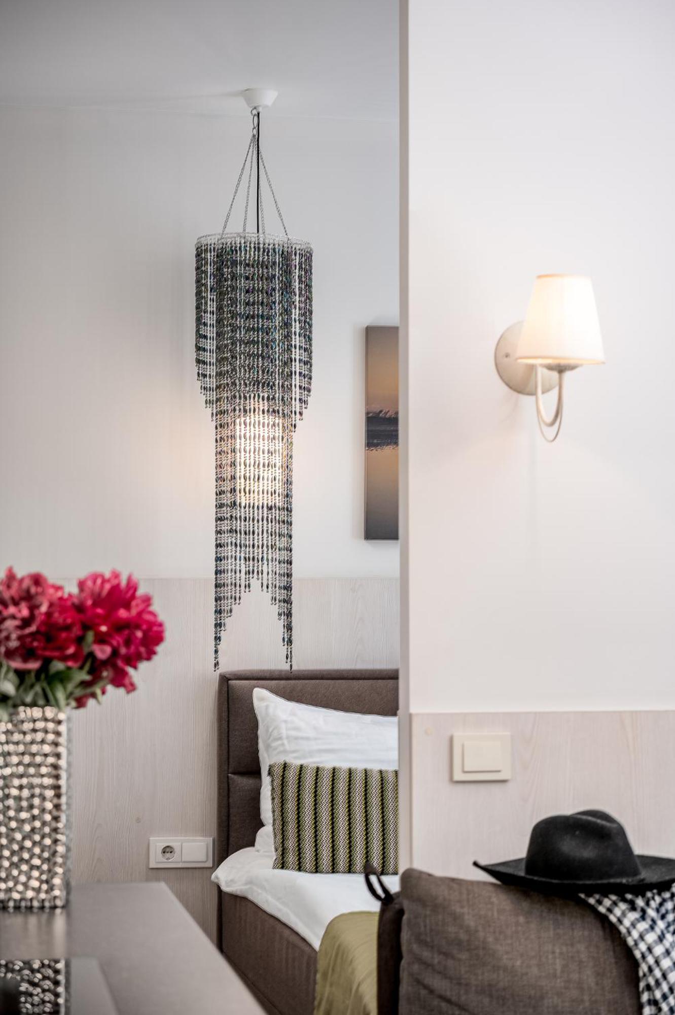 Deluxe Sunny  Apartment