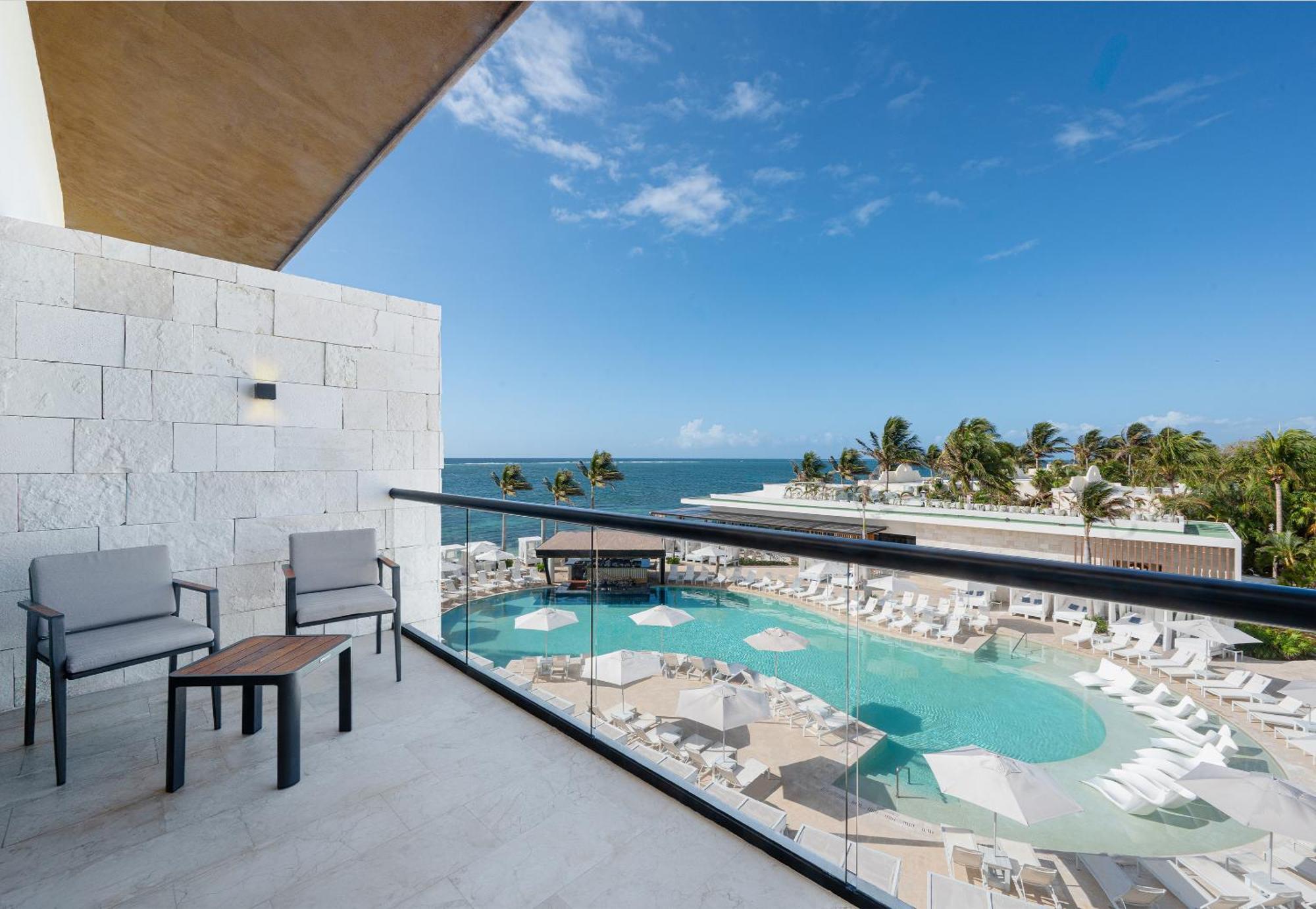 Beloved Pool View Jacuzzi Suite