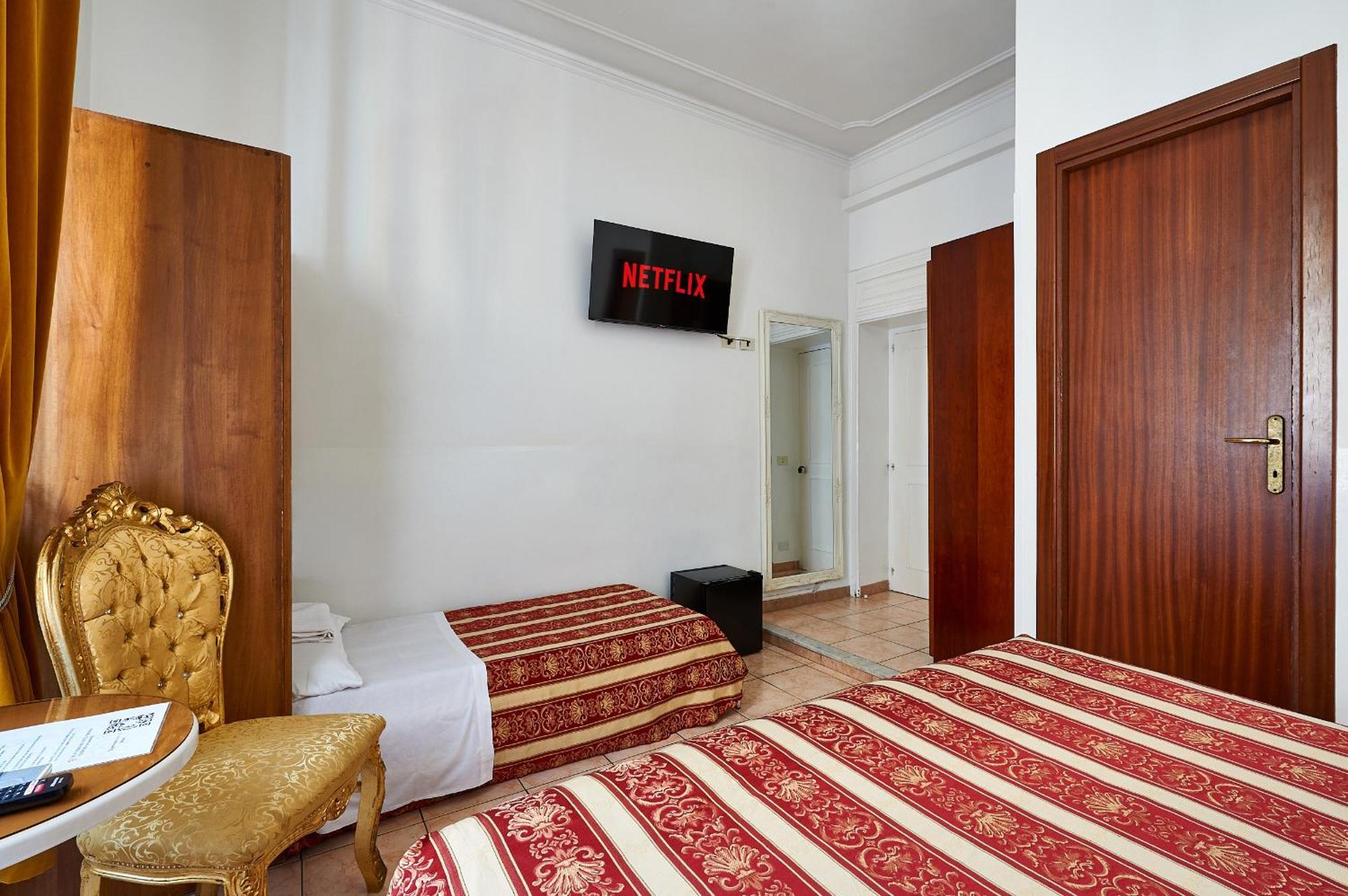 Triple Room