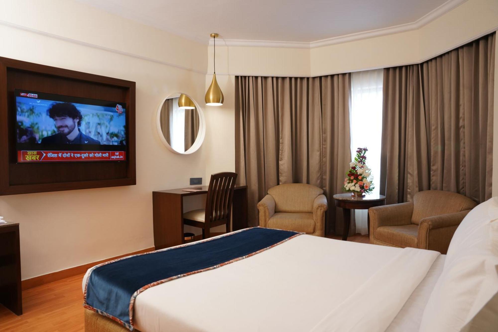 Superior Double or Twin Room with City View with Early check-in and late check-out 2 hrs.(Subject to availability),  2 pieces of ironing , 25% credit Spa, Complimentary fruit basket & cookie platter - 1 per stay