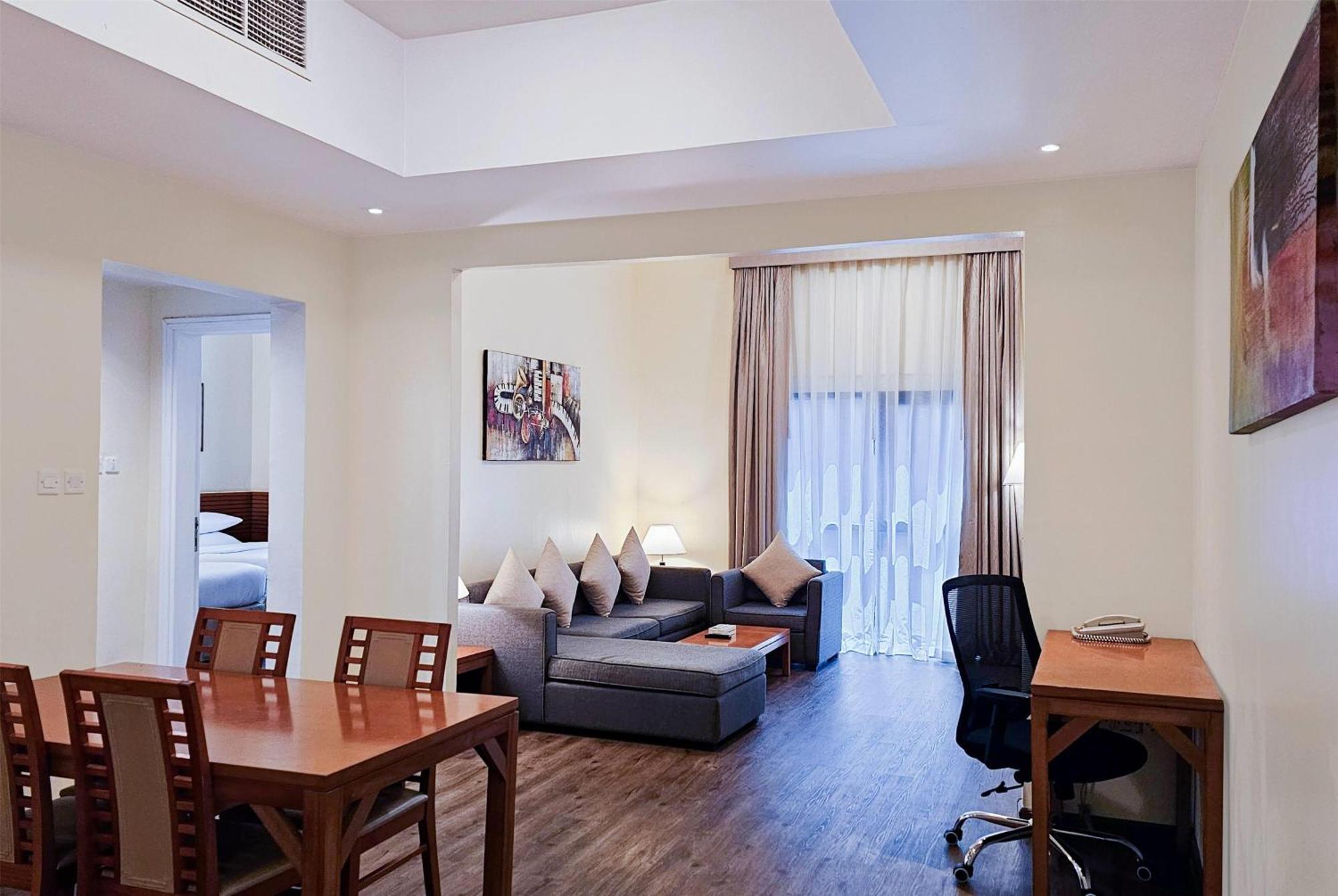 One-Bedroom Twin Suite - Smoking