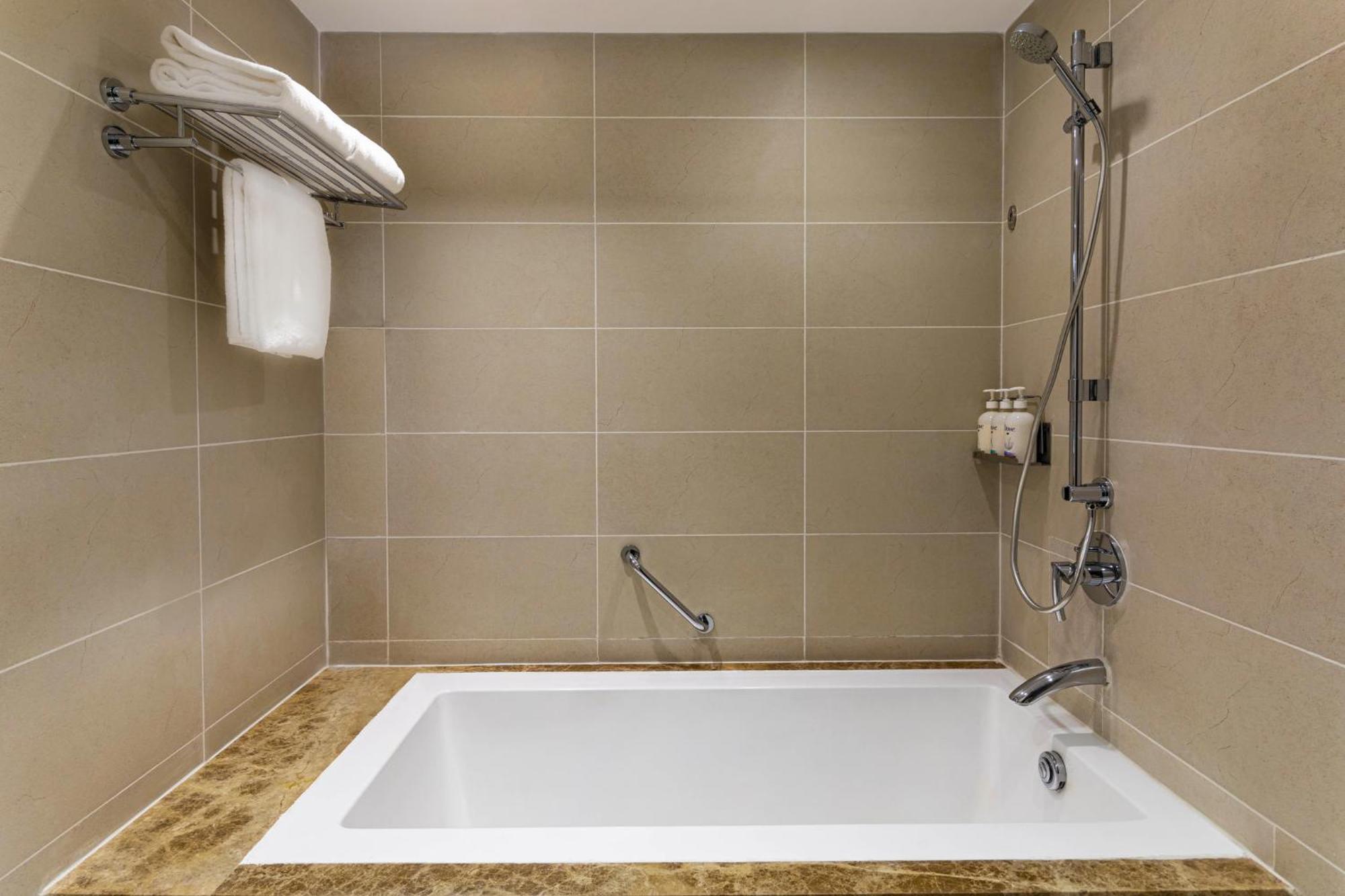 Standard King Room - High Floor with 15% Discount on Food & Soft Beverages and Spa