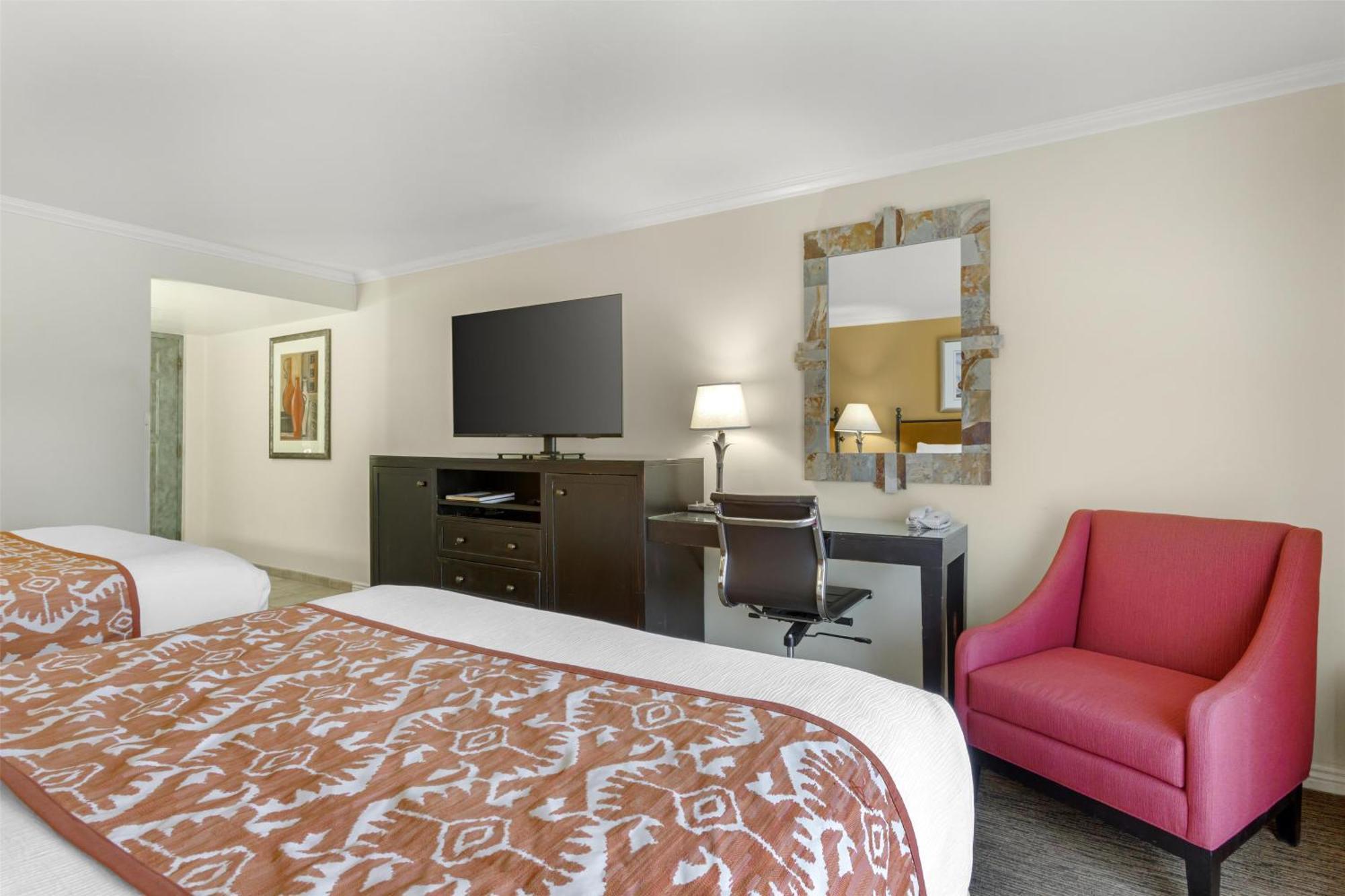 Queen Room with Two Queen Beds - Pet Friendly - Non-smoking