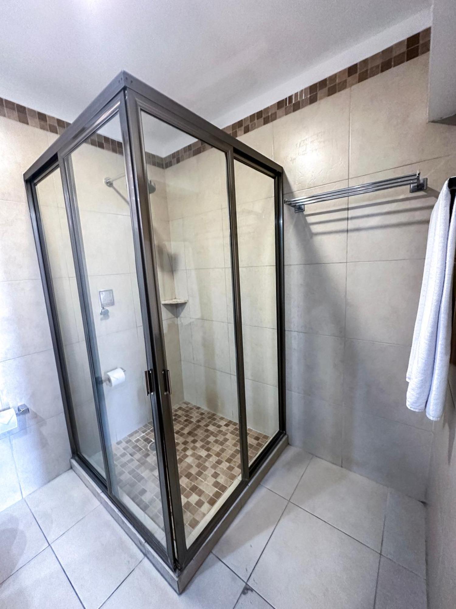 One-Bedroom King Suite with Two Double Beds and Sofa Bed - Kitchenette/Non-Smoking