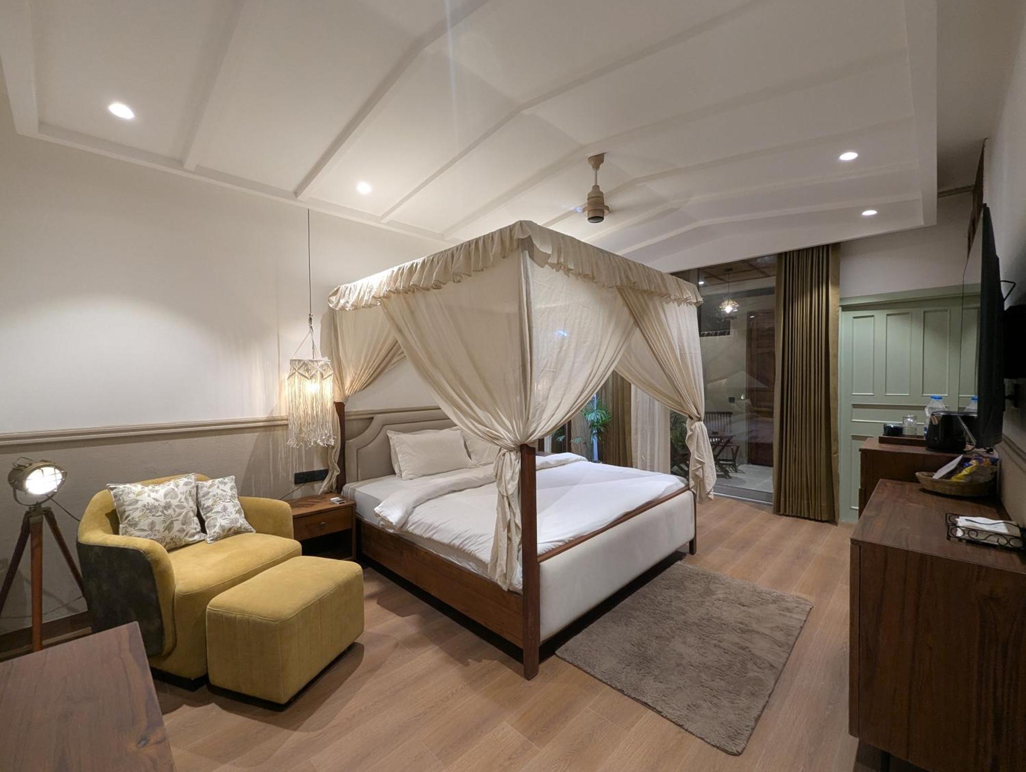 Deluxe Double Room with Balcony