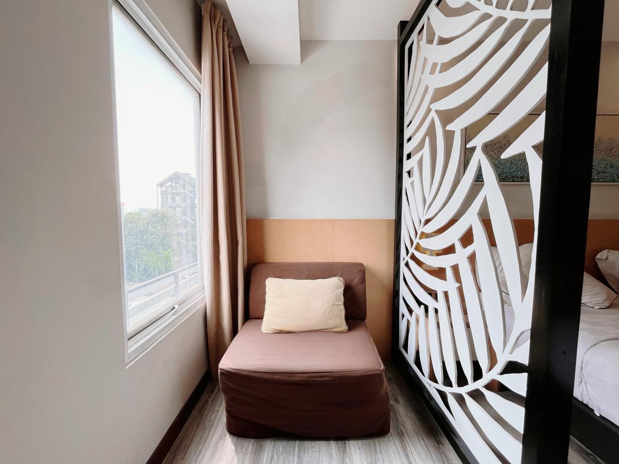 Deluxe Room King Bed