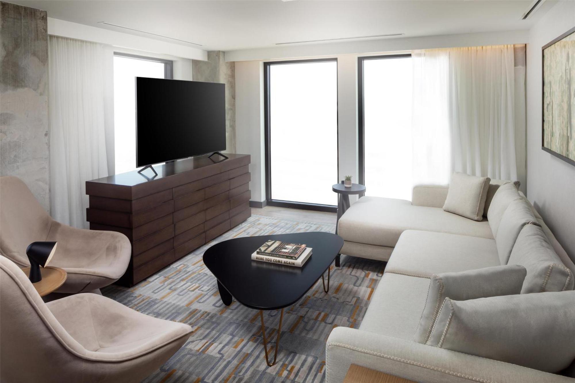 One-Bedroom King Suite