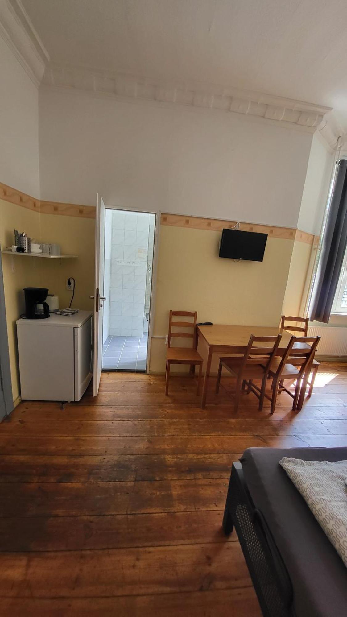 Double Room with Private External Bathroom