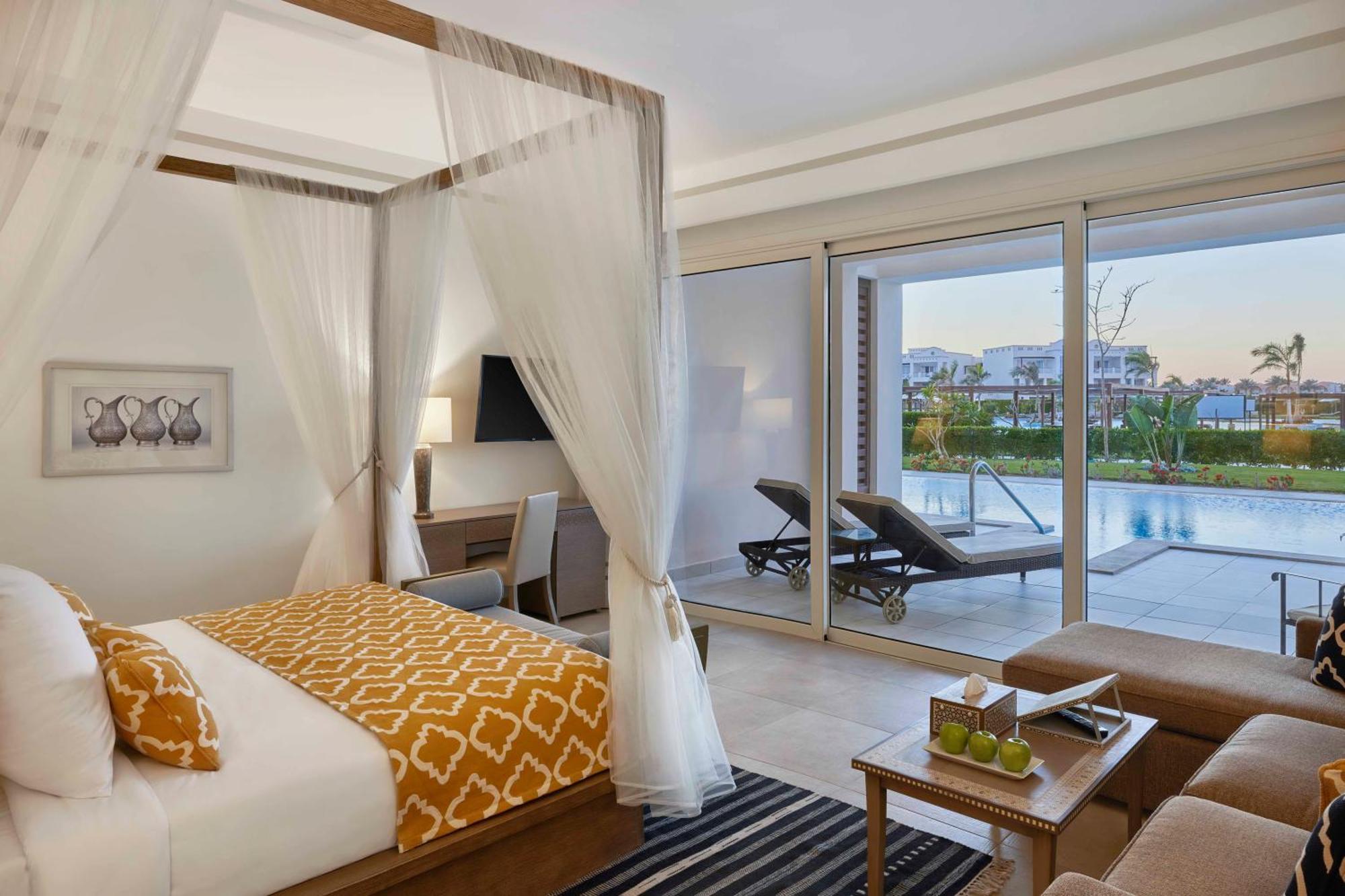 Premium Deluxe, Queen or Twin Beds with Swim up