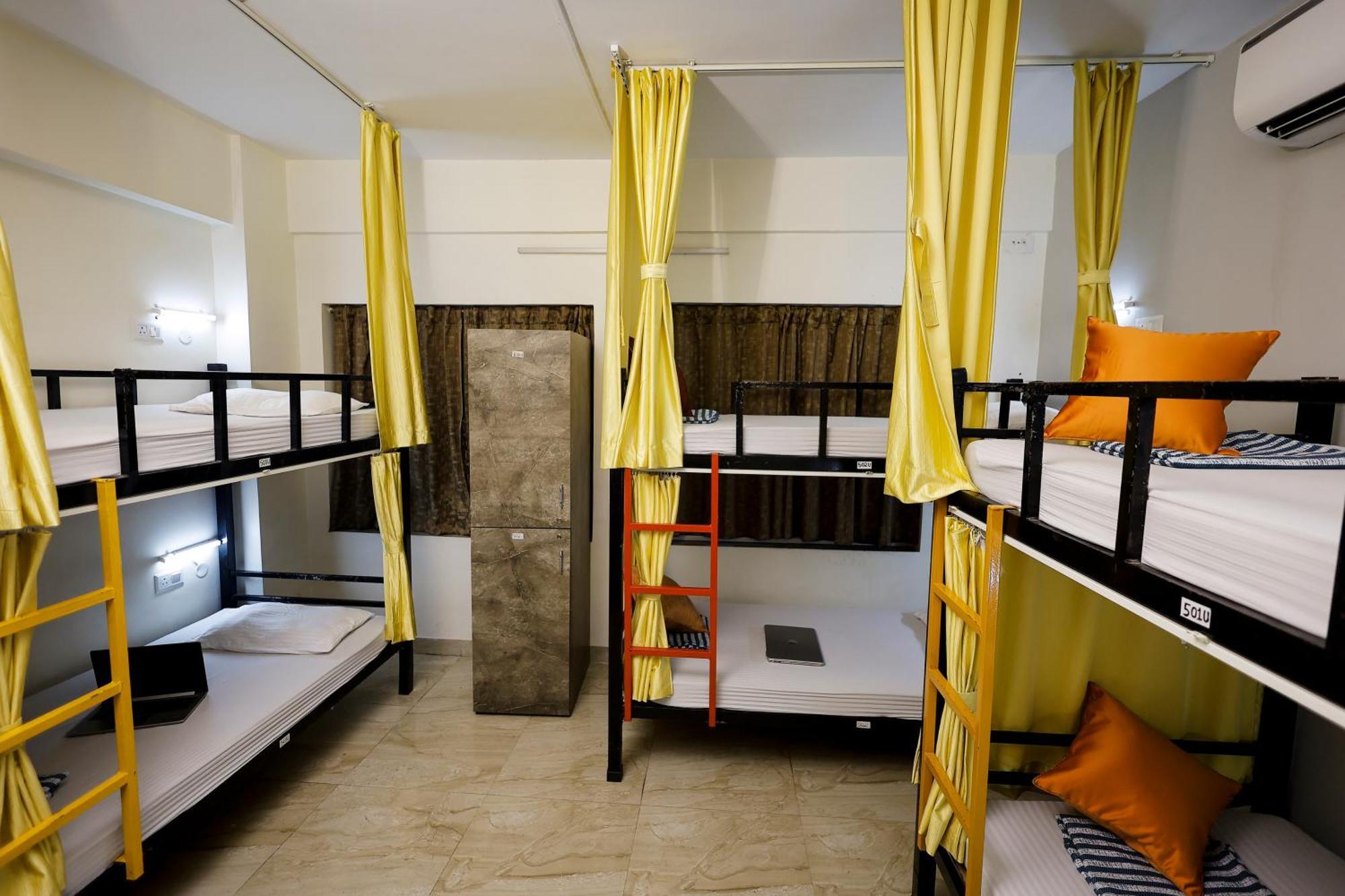 Bed in 6-Bed Mixed Dormitory Room