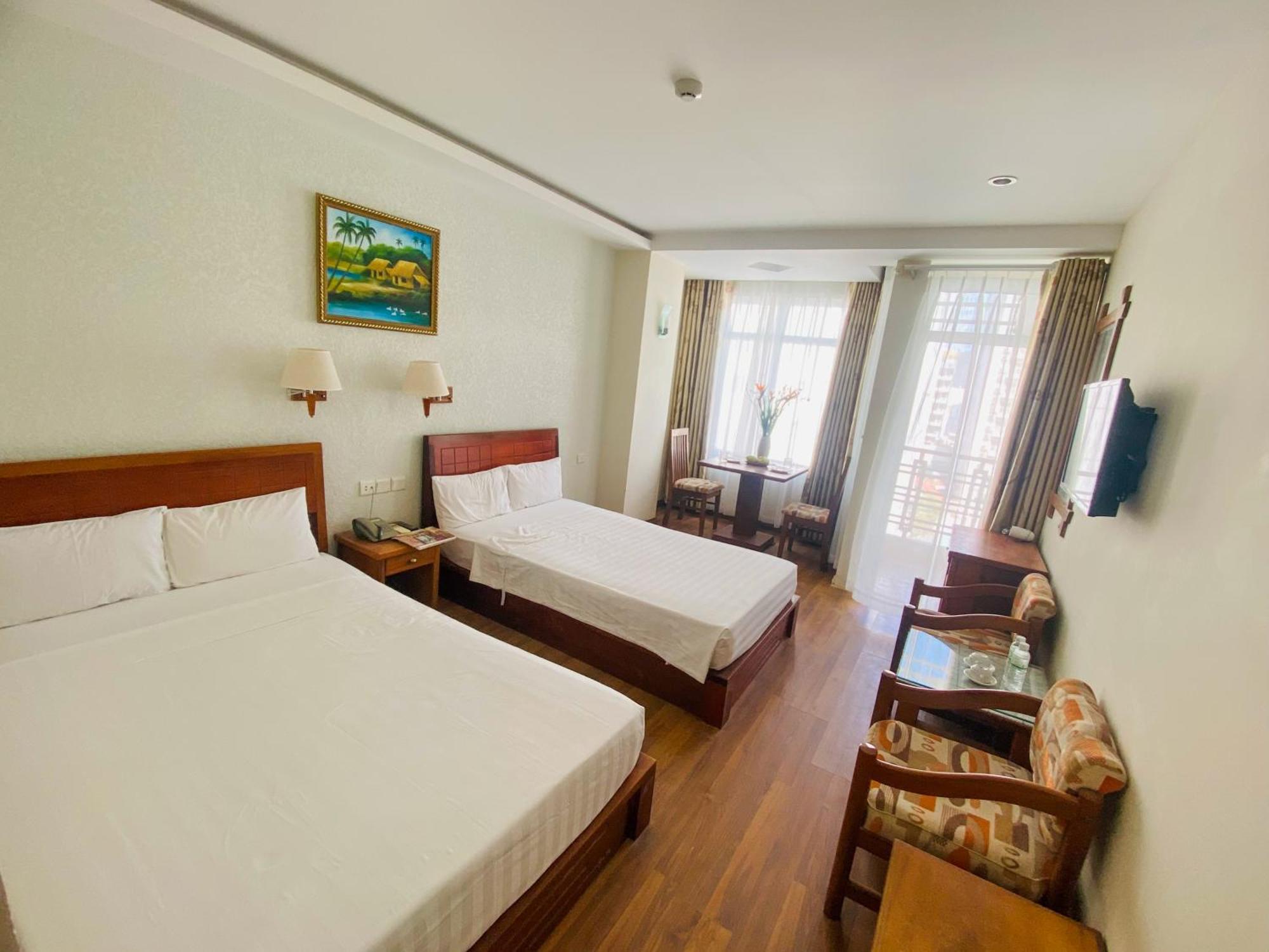 One-Bedroom Apartment with City View
