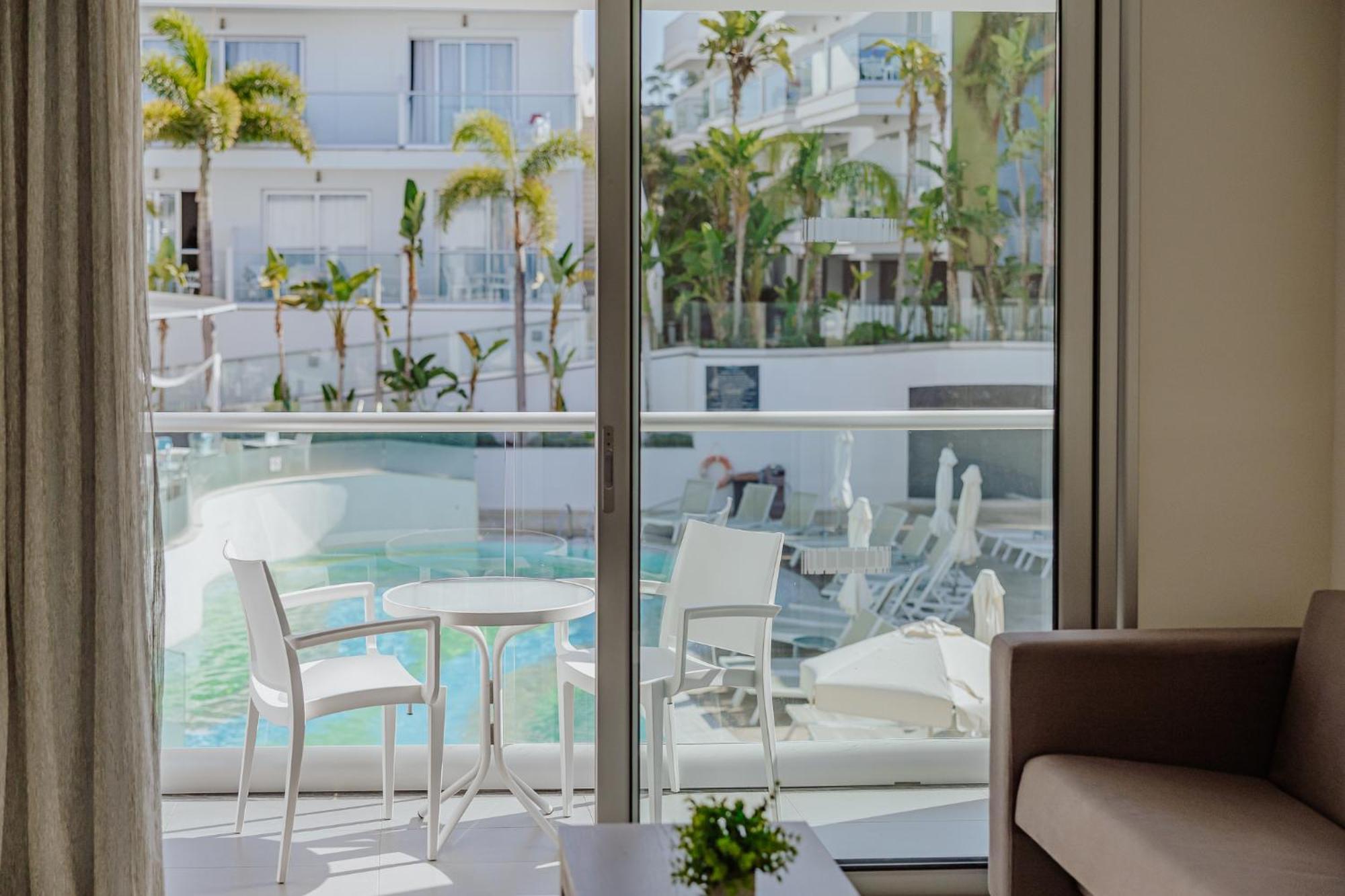 Double or Twin Room with Pool View