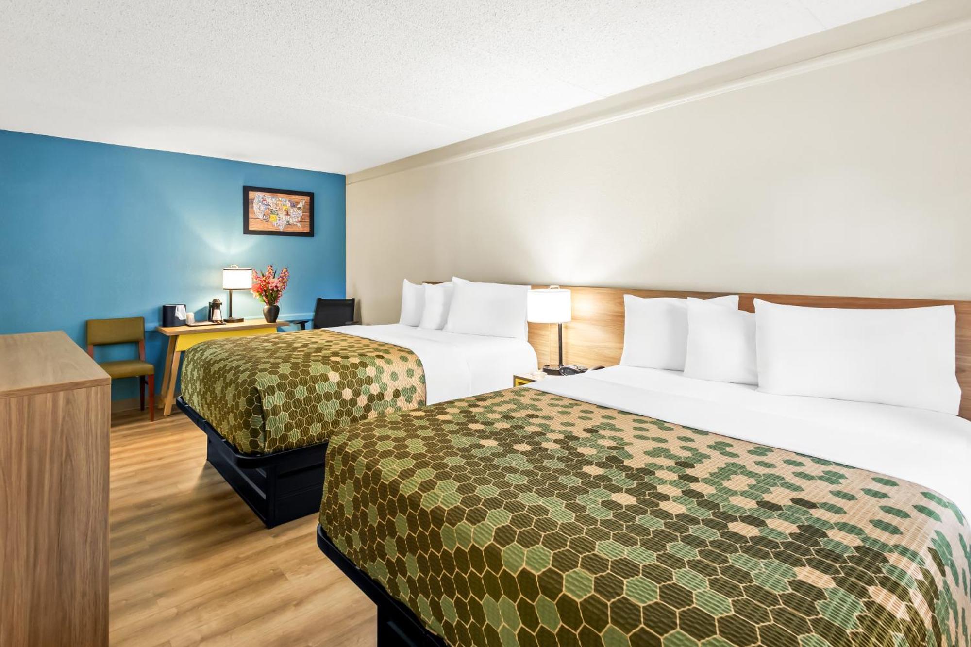 Queen Room with Two Queen Beds - Smoking
