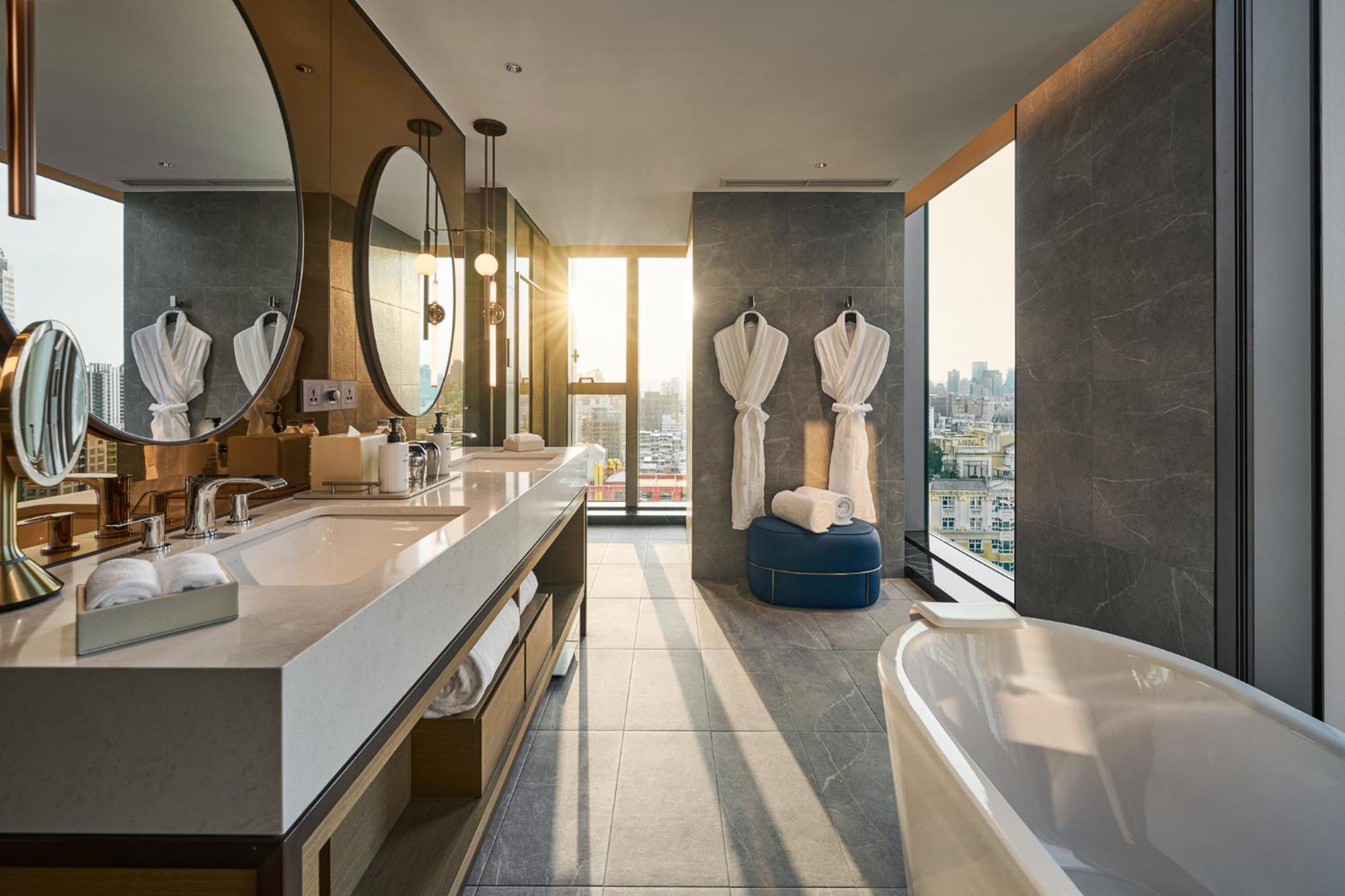 Premium King Room with Greenway View