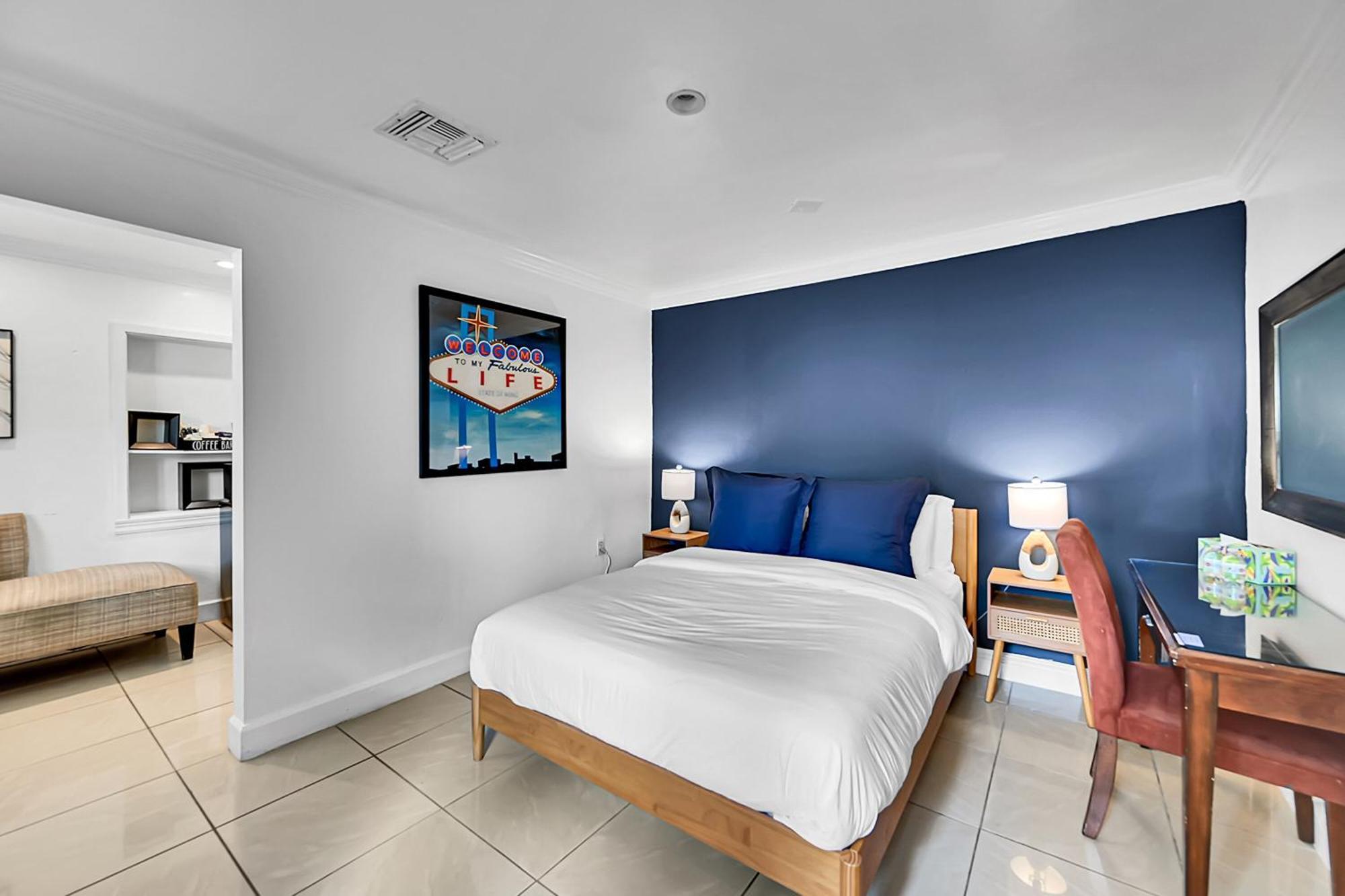 Standard Queen Room