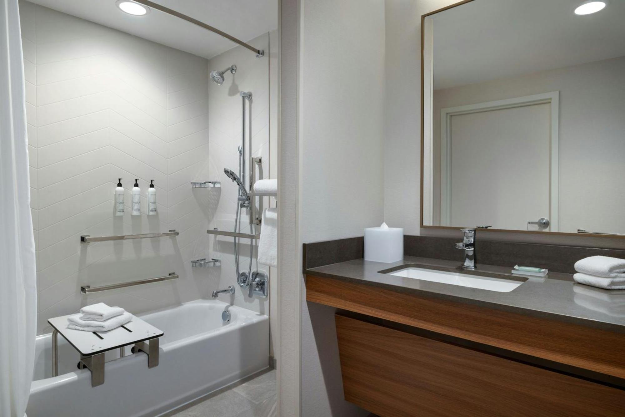 Standard Guest Room with Two Queen Beds and Tub -Mobility Accessible